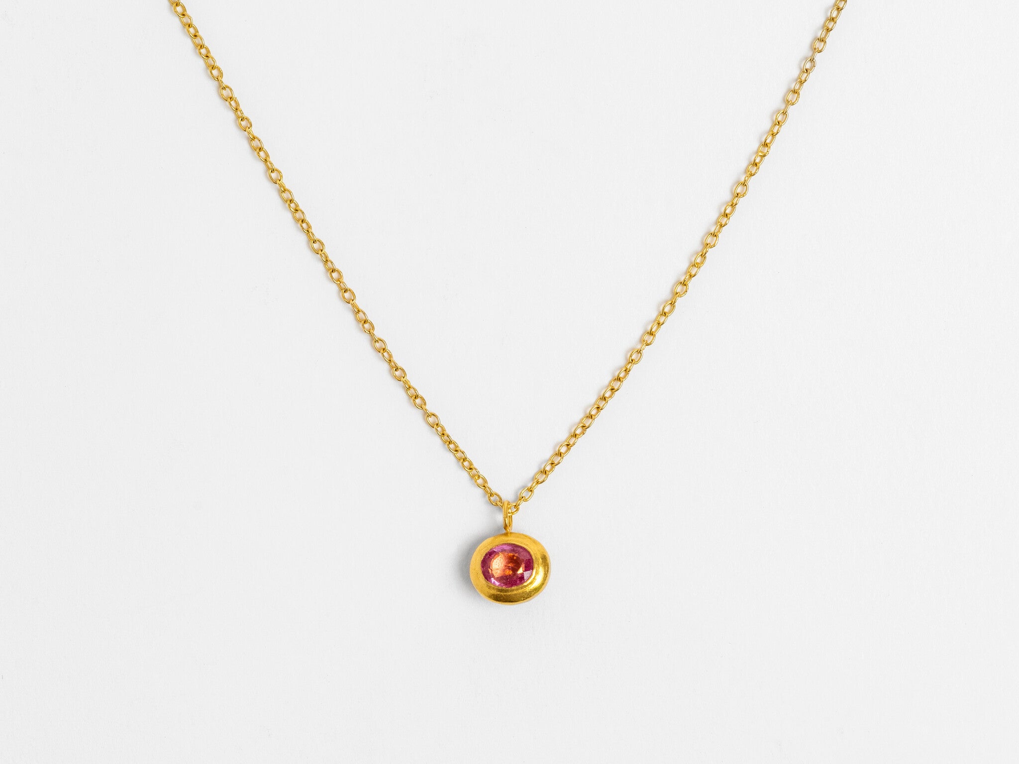 SPINEL PENDANT ON 16" CHAIN 2