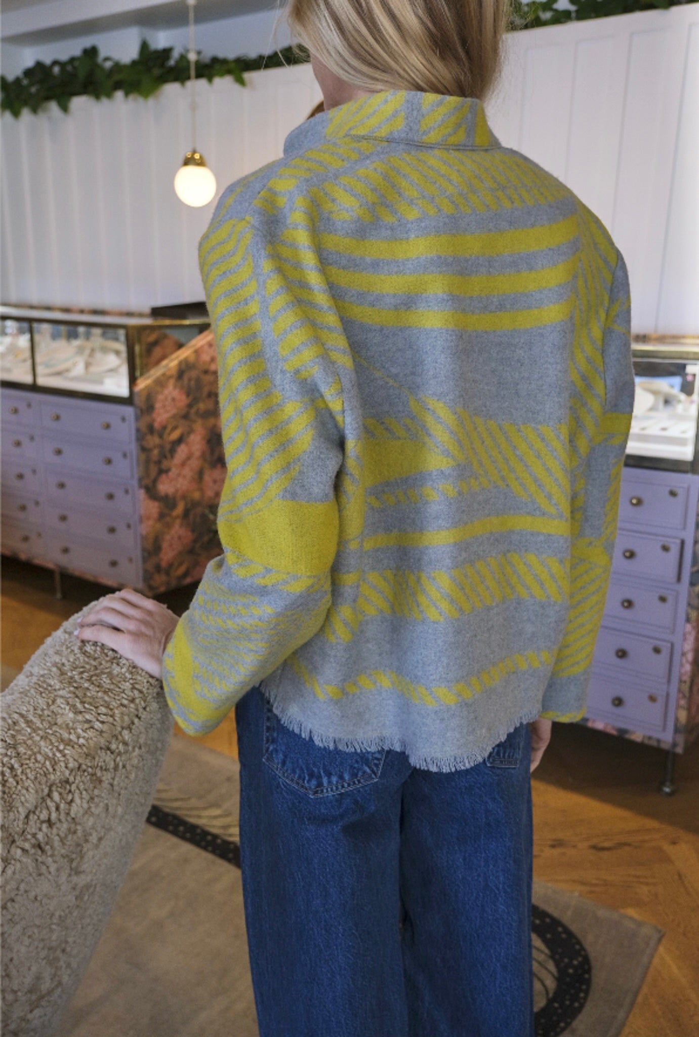 LILY EVE | LONG SLEEVE SHORT BLANKET JACKET