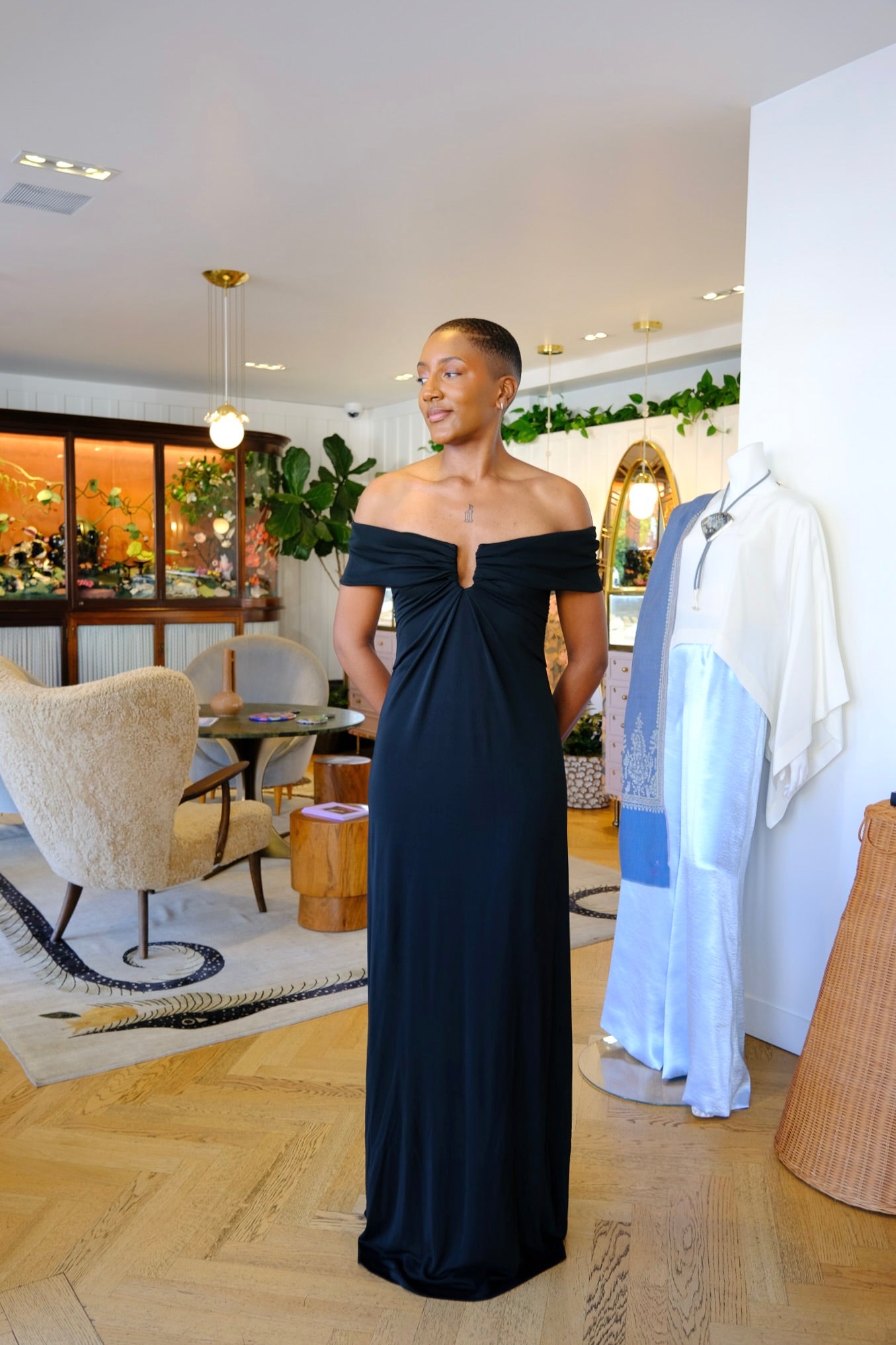 CAROLINA HERRERA | OFF THE SHOULDER GOWN