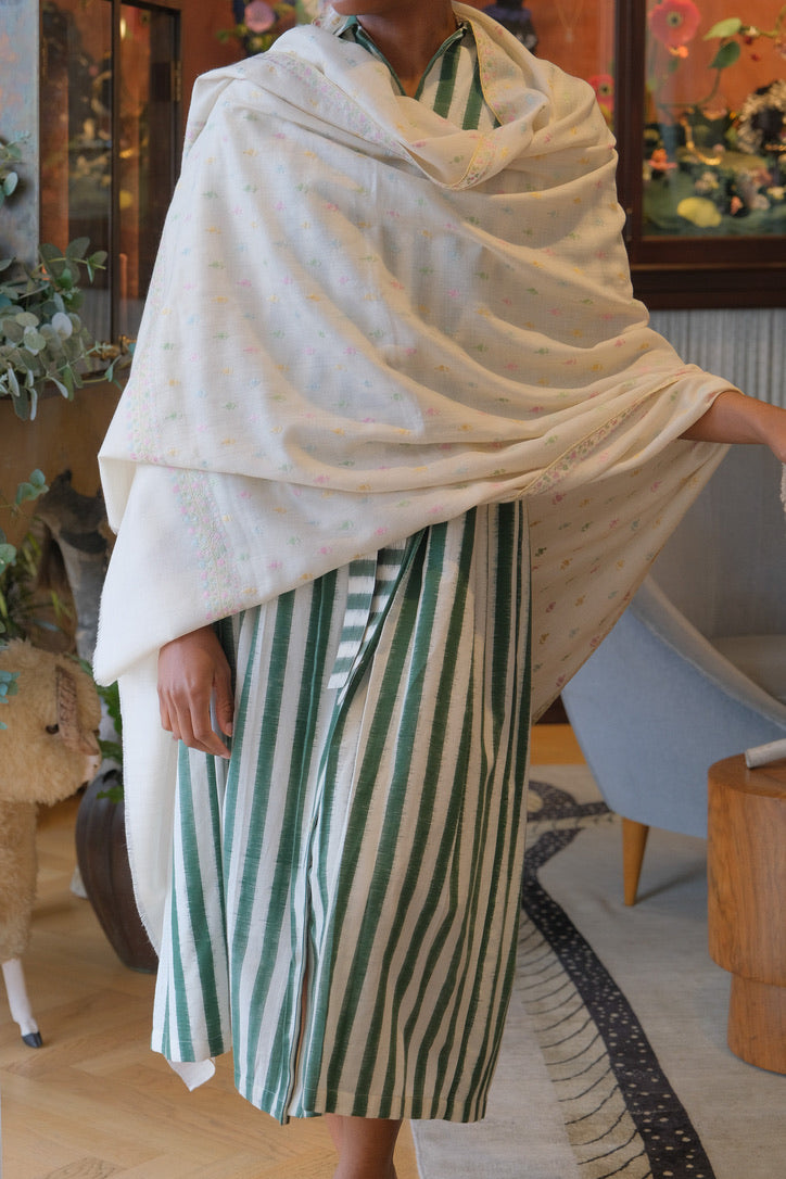 YASER | MINI FLOWER EMBROIDERED SHAWL