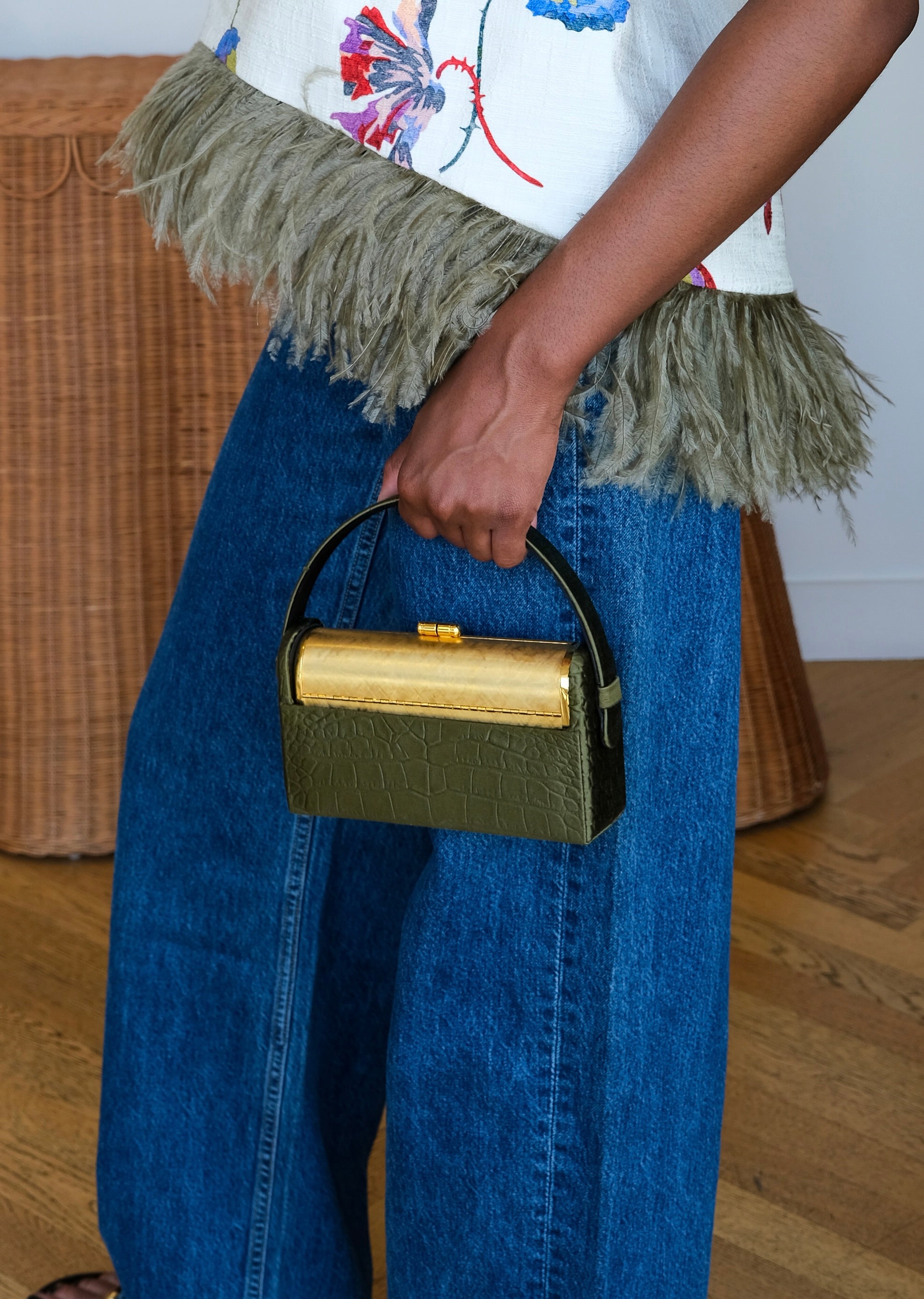 BIENEN DAVIS | CROC REGINE CASE