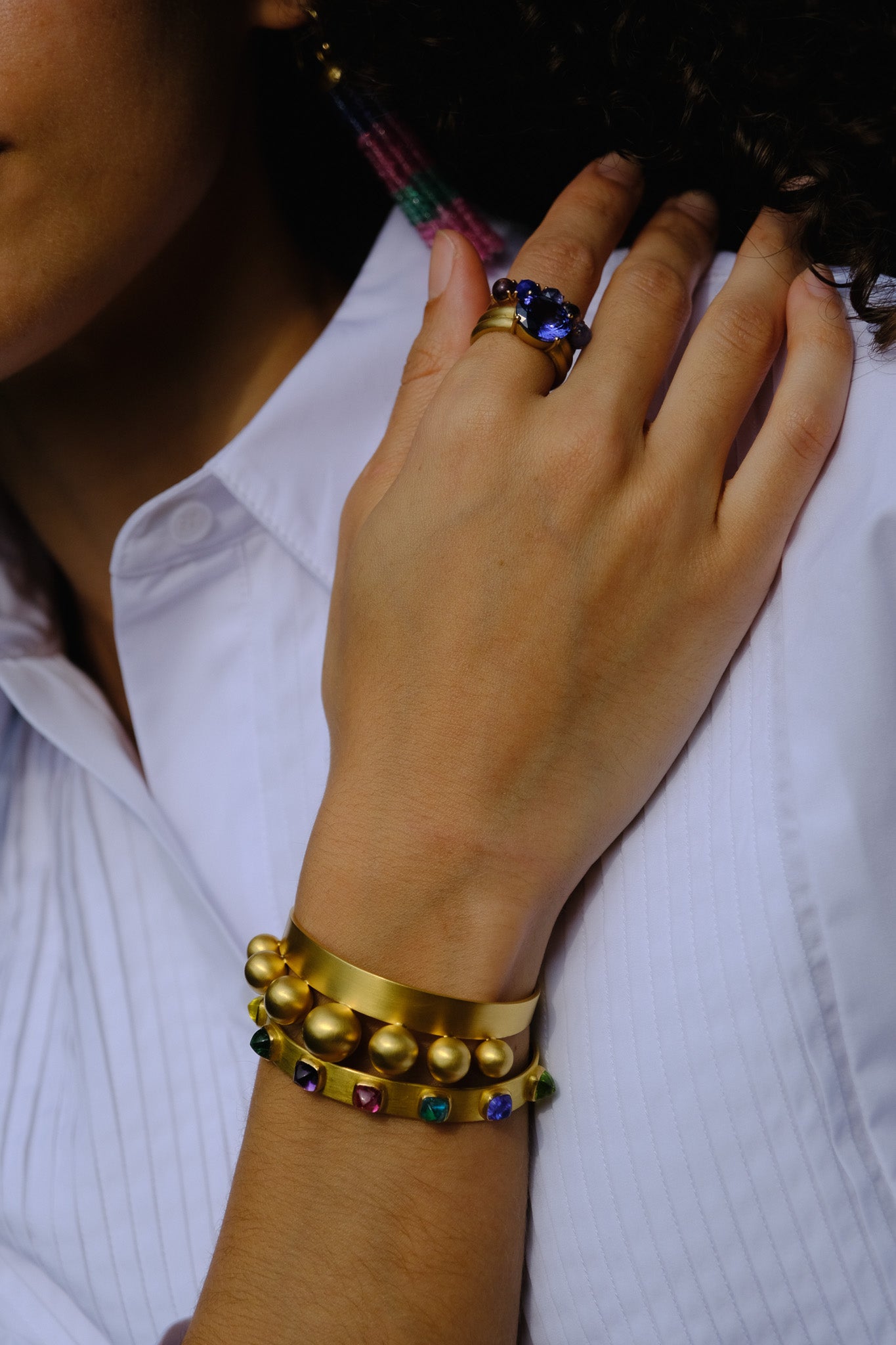 IRENE NEUWIRTH | HEROIC TANZANITE DOUBLE GOLD BAND RING