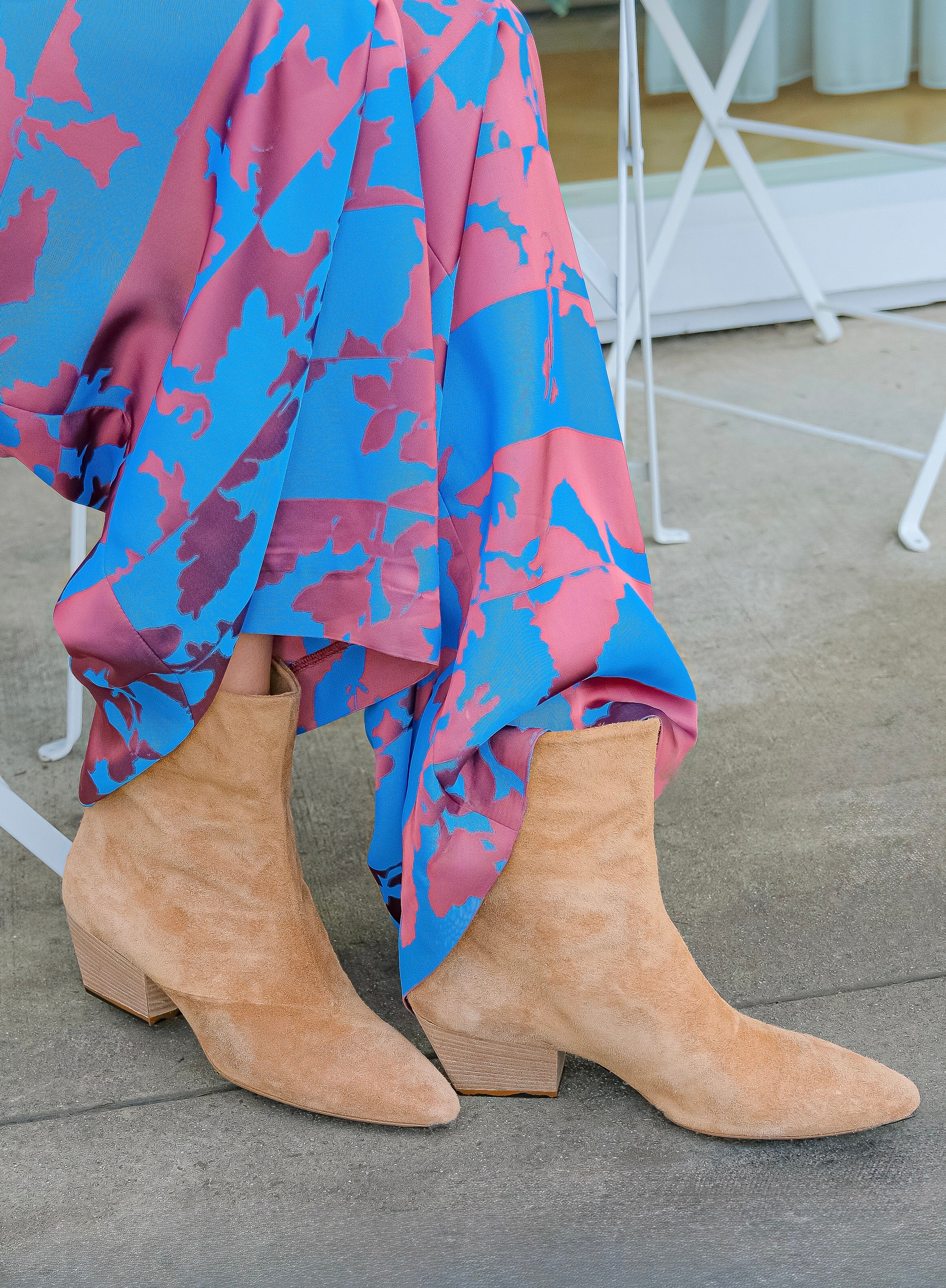 FORTE FORTE | SUEDE ANKLE BOOTS | Sand suede ankle boots | Rounded point toe | Foldover detail at the ankle | Tapered silhouette | Block heel | Composition: 100% Leather | Made in Italy