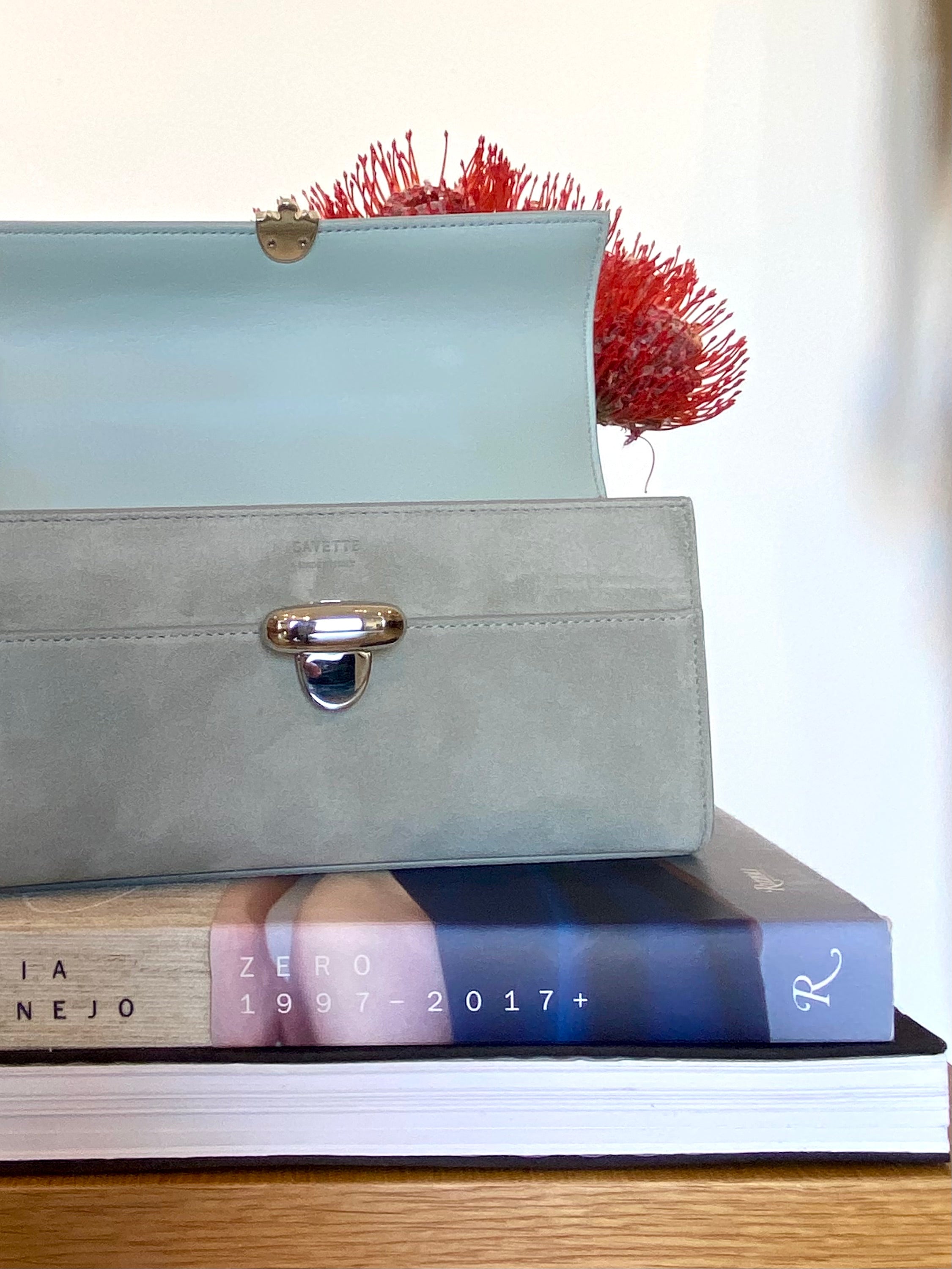 SAVETTE | SUEDE SYMMETRY POCHETTE