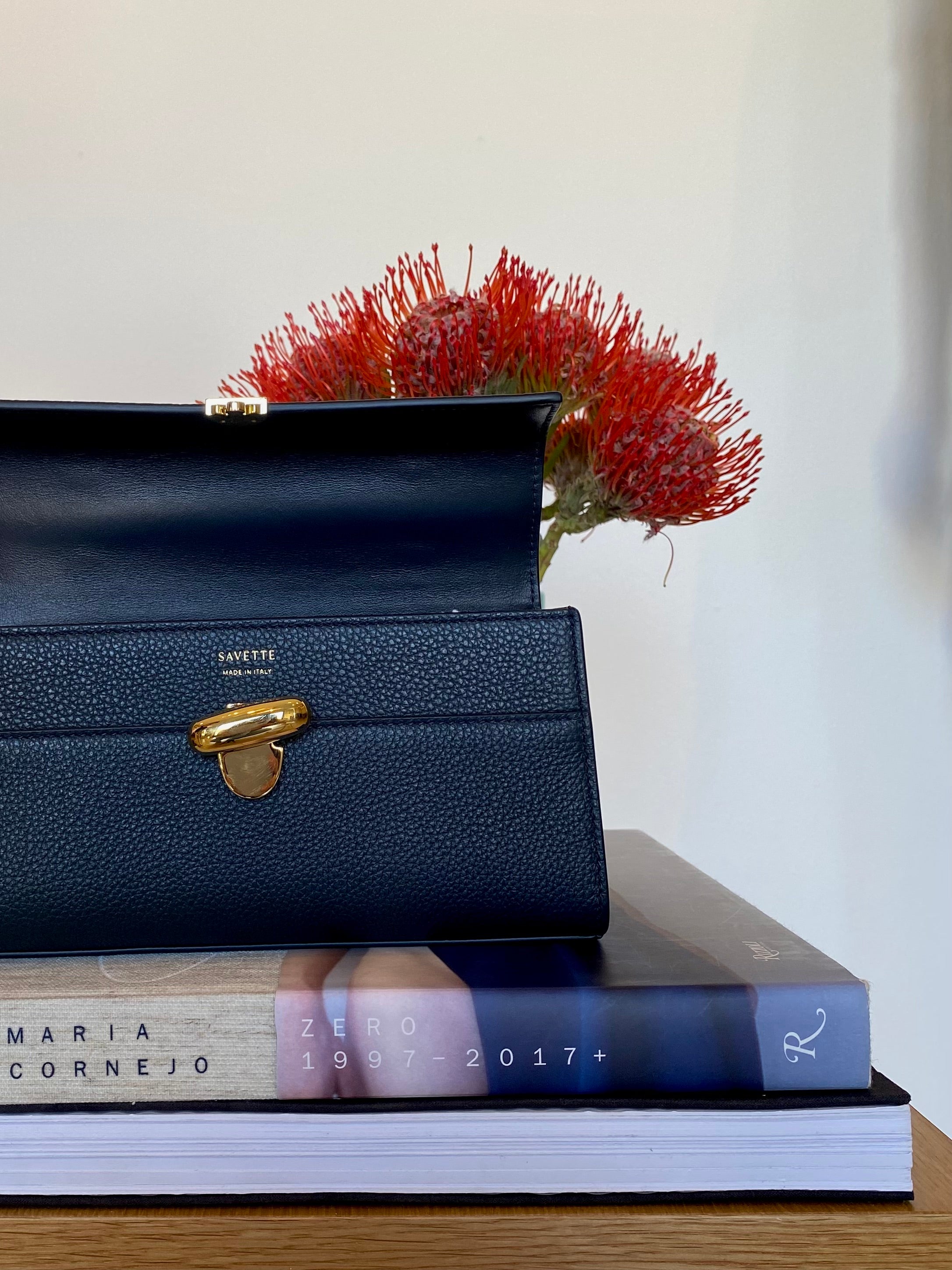 SAVETTE | SYMMETRY POCHETTE IN NAVY GRAINED CALF LEATHER