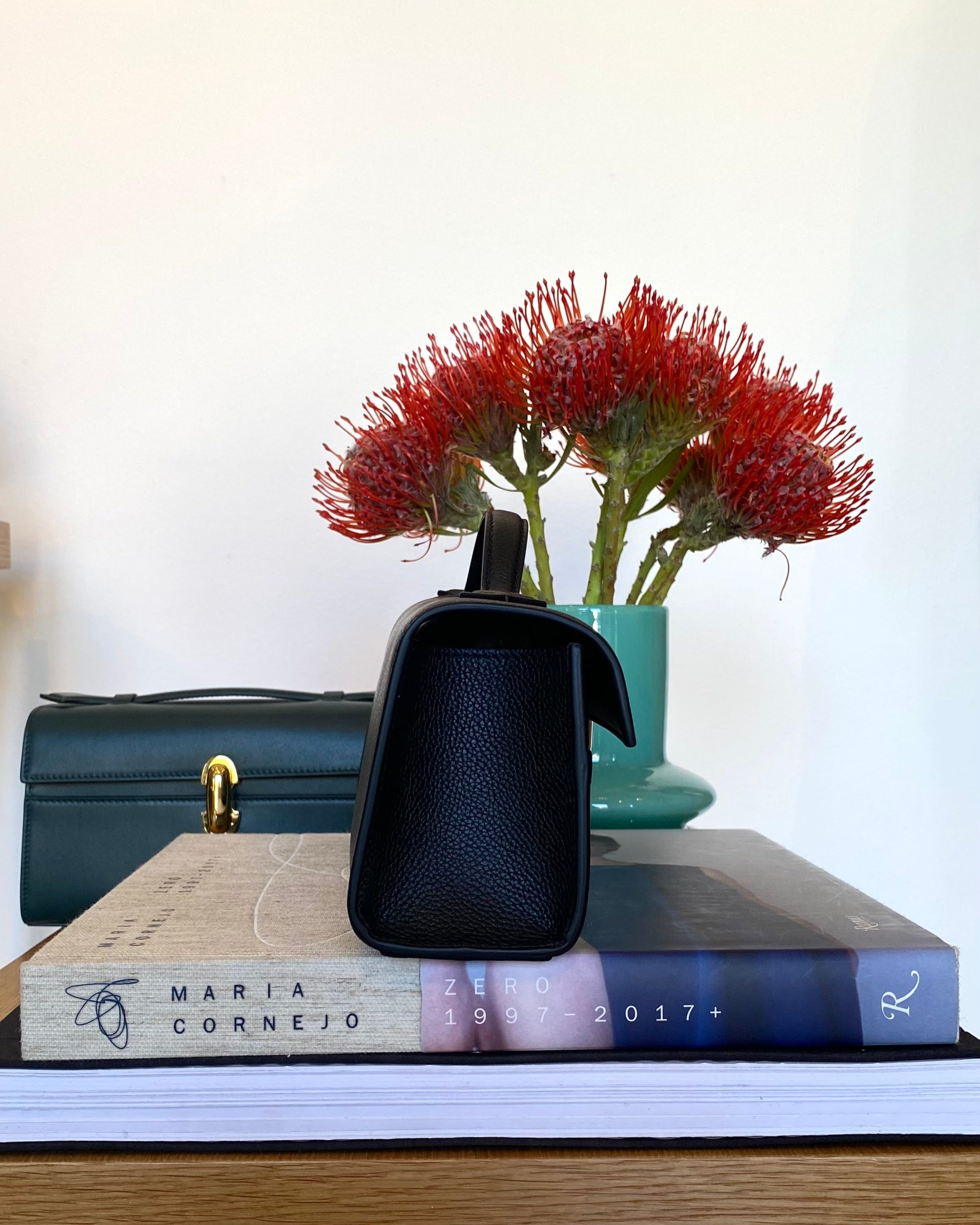 SAVETTE | GRAINED LEATHER SLIM SYMMETRY POCHETTE
