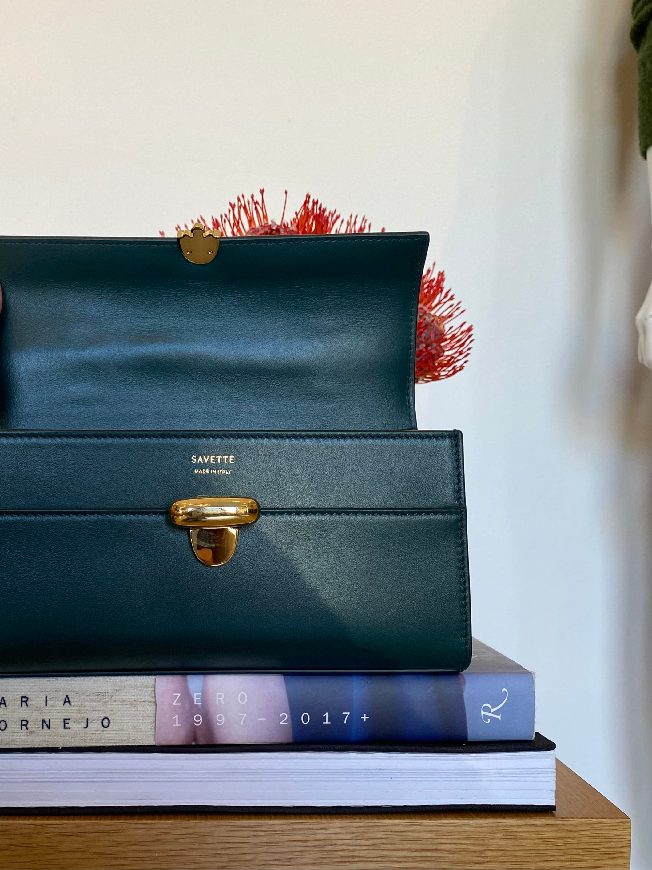 SAVETTE | SMOOTH LEATHER SYMMETRY POCHETTE