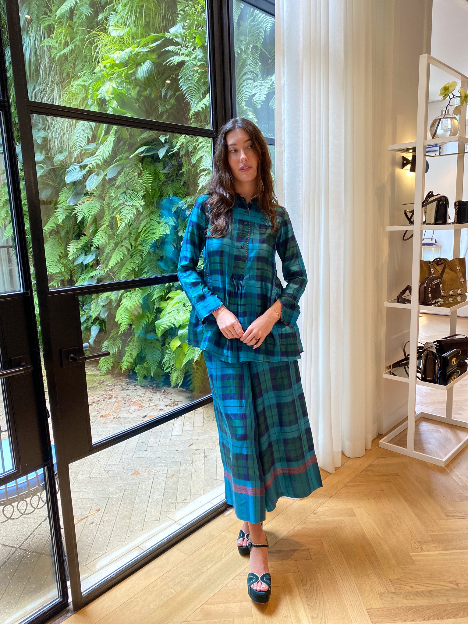 PERO | LONG SLEEVE SILK PLAID BUTTON DOWN SHIRT