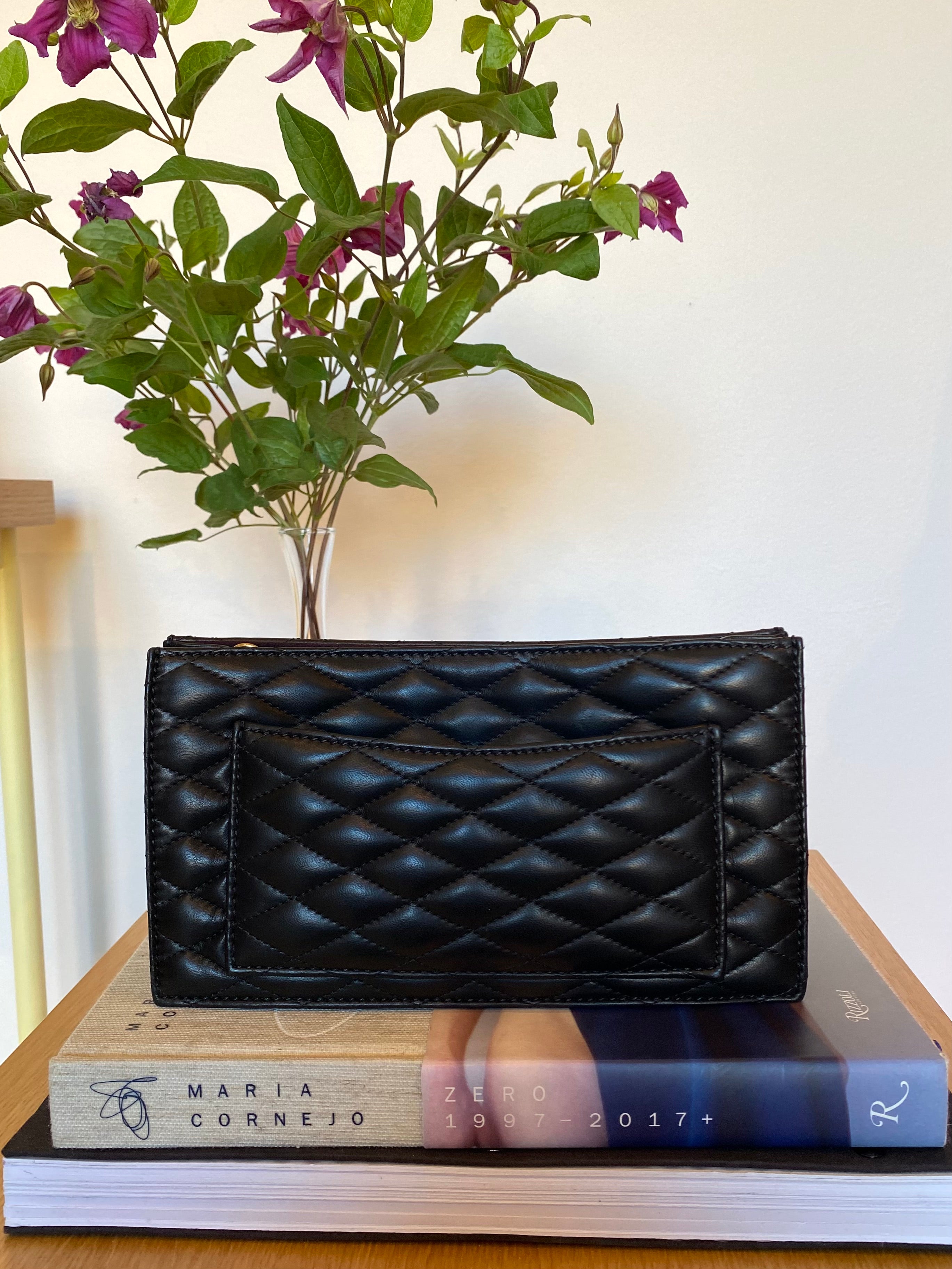 METIER | QUILTED EASE CLUTCH
