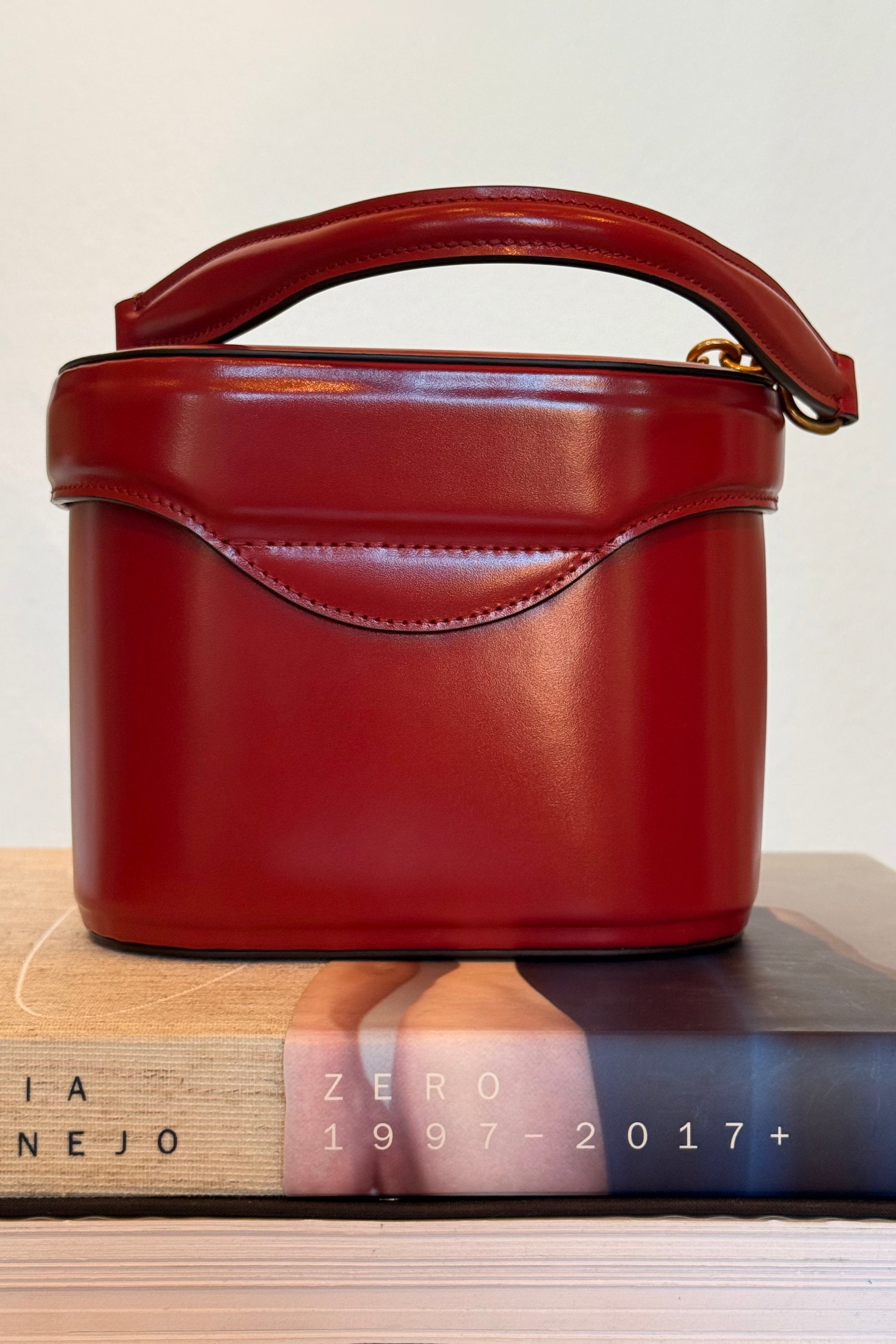 VALENTINO | LOGO VANITY BAG