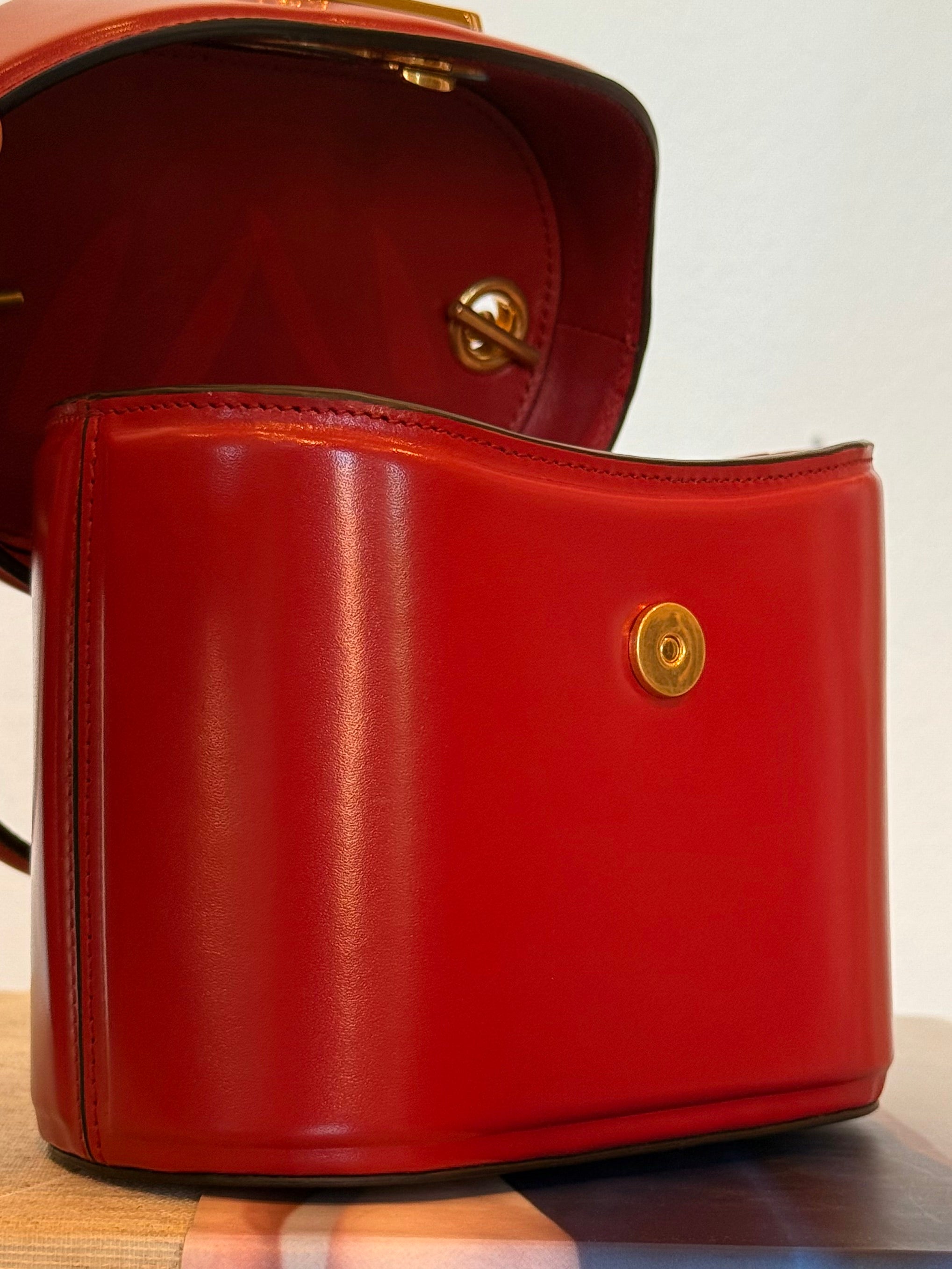 VALENTINO | LOGO VANITY BAG