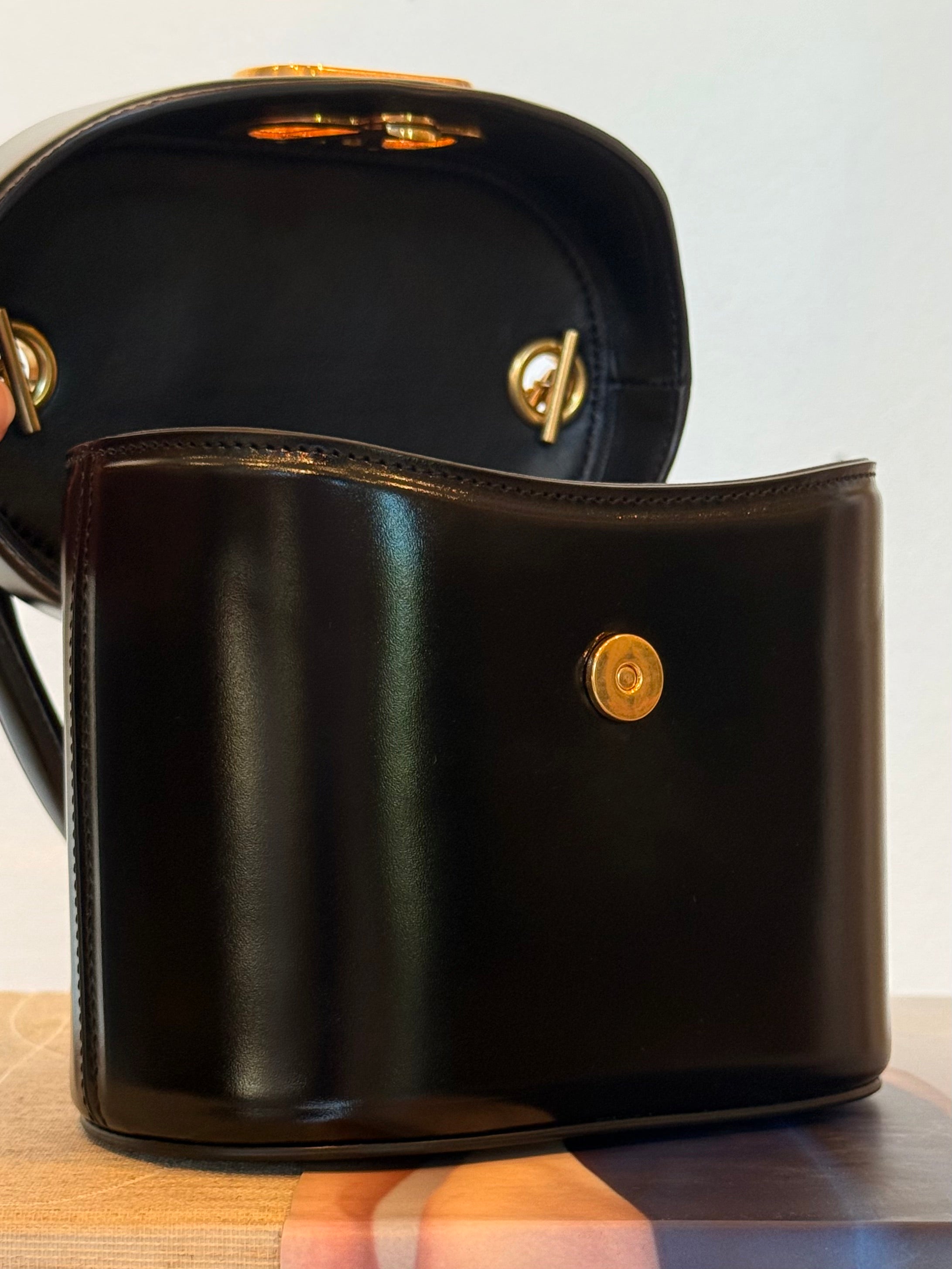 VALENTINO | LOGO VANITY BAG