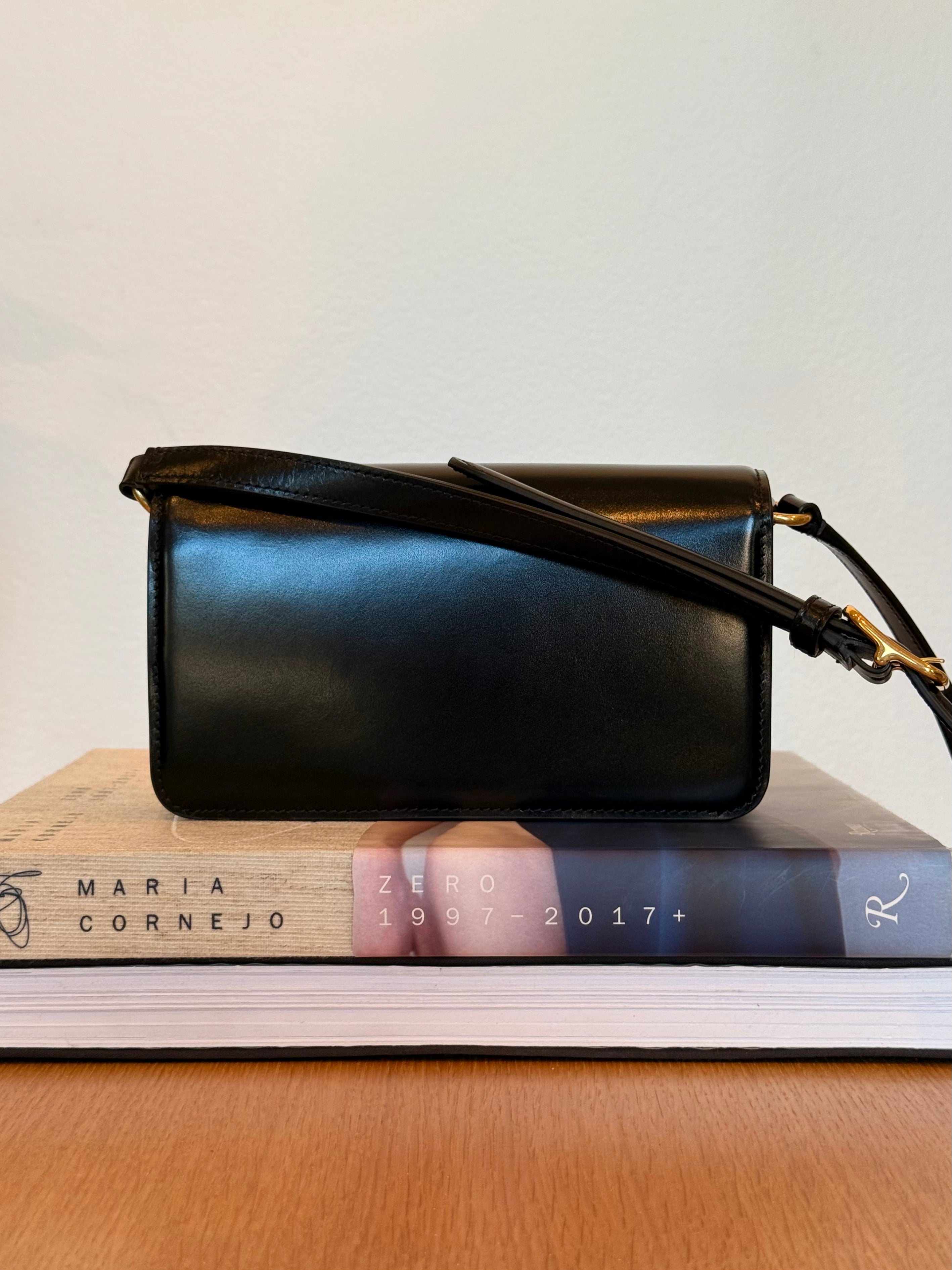 VALENTINO | LEATHER CLUTCH