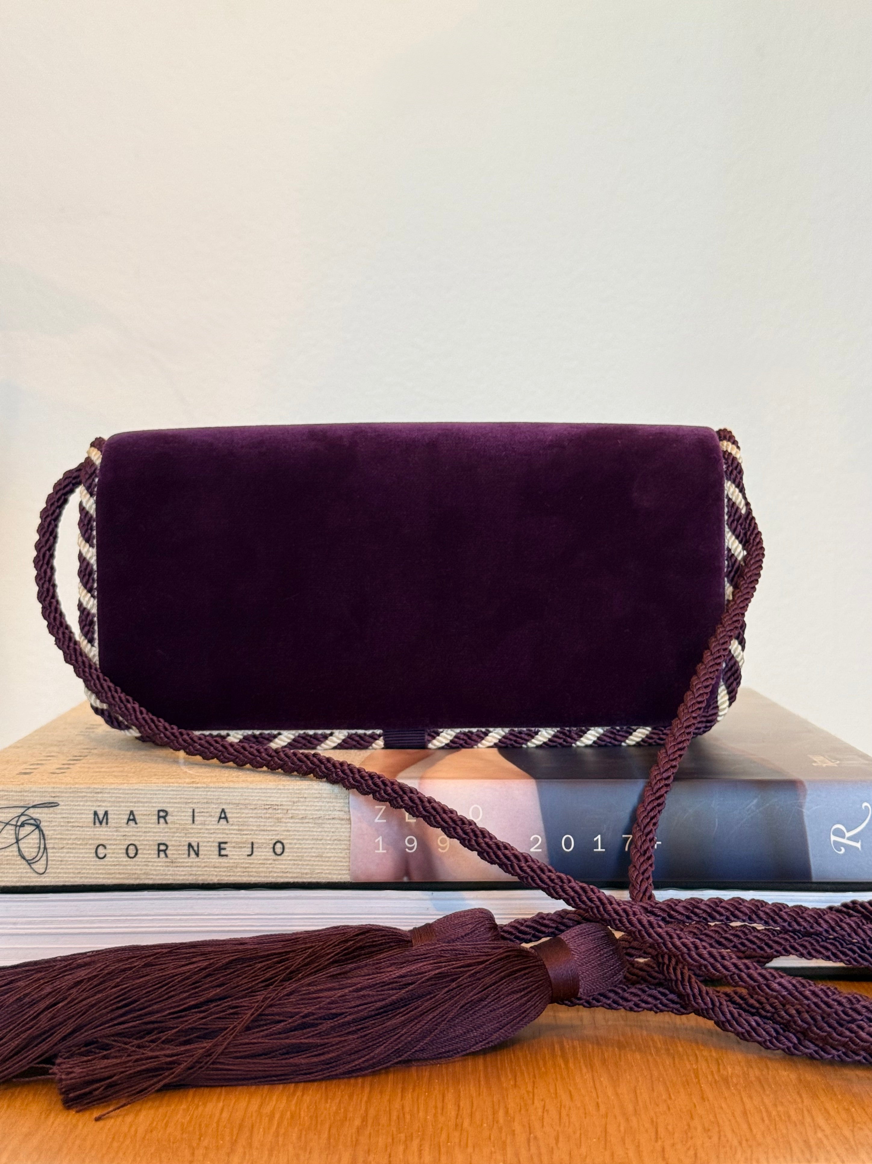 VALENTINO | VELVET LOGO CLUTCH