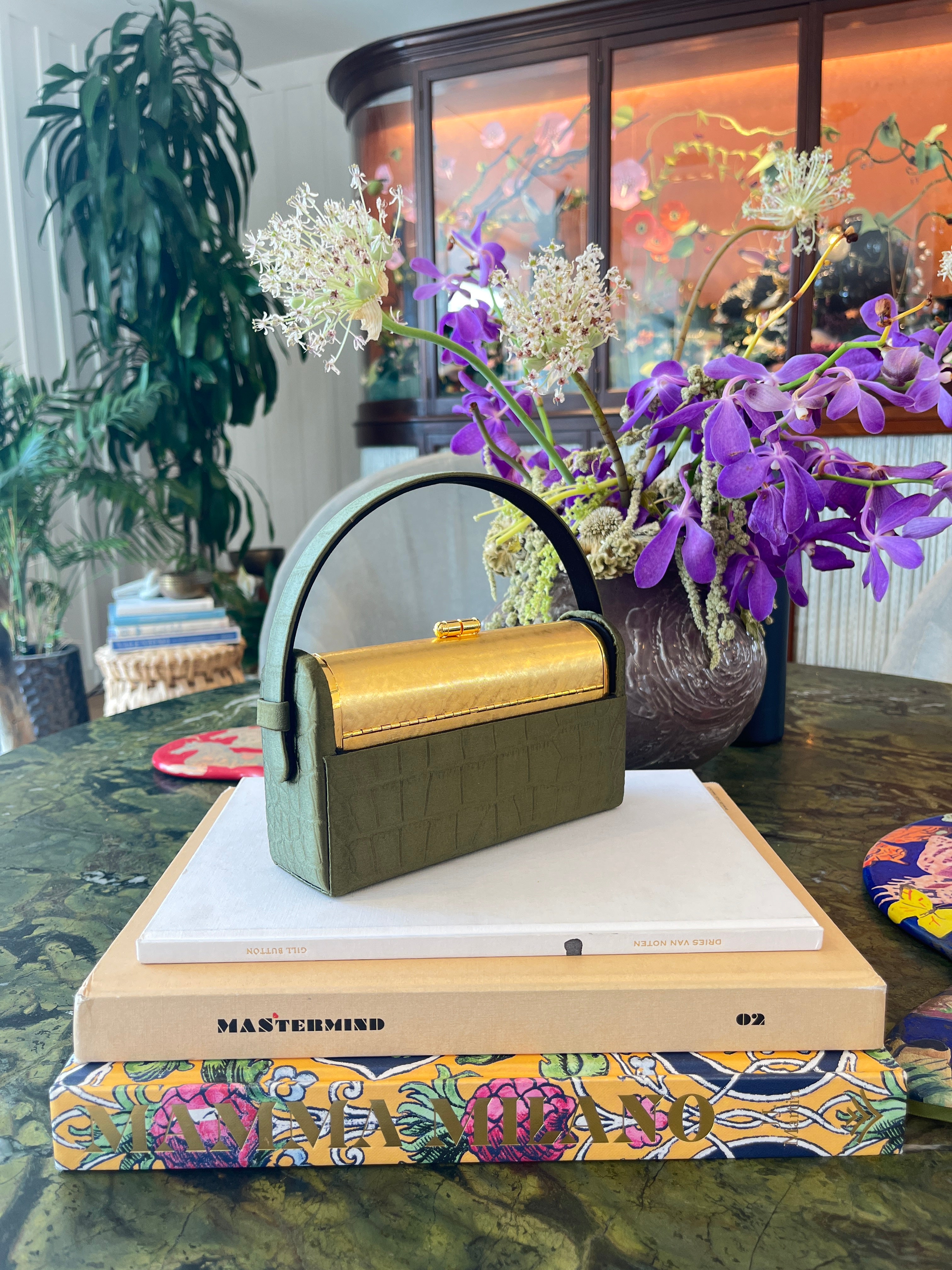 BIENEN DAVIS | CROC REGINE CASE