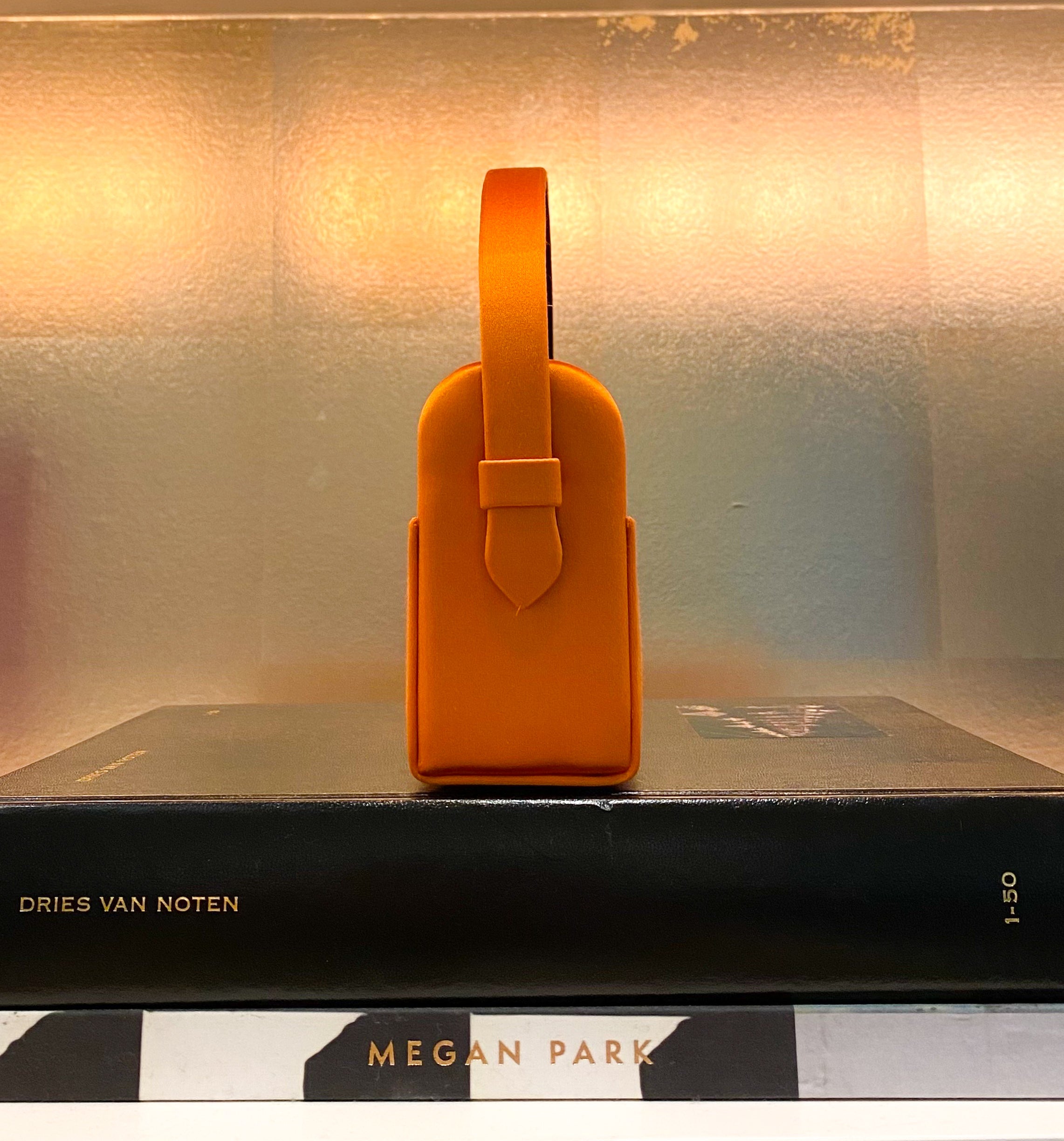 BIENEN DAVIS | TENGELO SATIN REGINE CASE