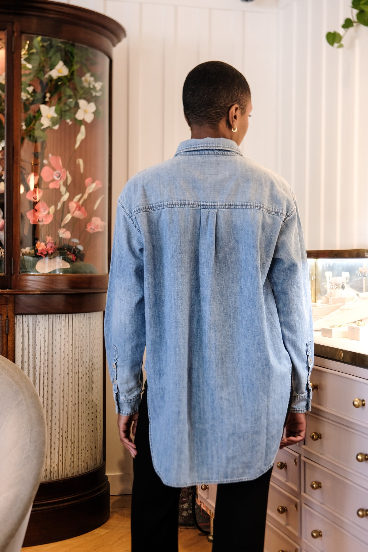 JAMIE HALLER | ESSENTIAL SHIRT | WOMEN'S LUXURY DESIGNER CLOTHING, SHOES, HANDBAGS & JEWELRY | CAPITOL CHARLOTTE, NC & BRENTWOOD, CA