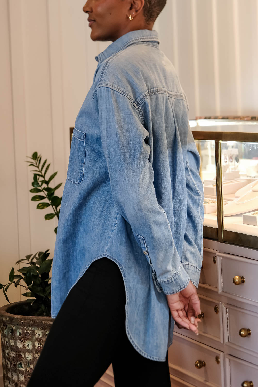 JAMIE HALLER | ESSENTIAL SHIRT | WOMEN'S LUXURY DESIGNER CLOTHING, SHOES, HANDBAGS & JEWELRY | CAPITOL CHARLOTTE, NC & BRENTWOOD, CA