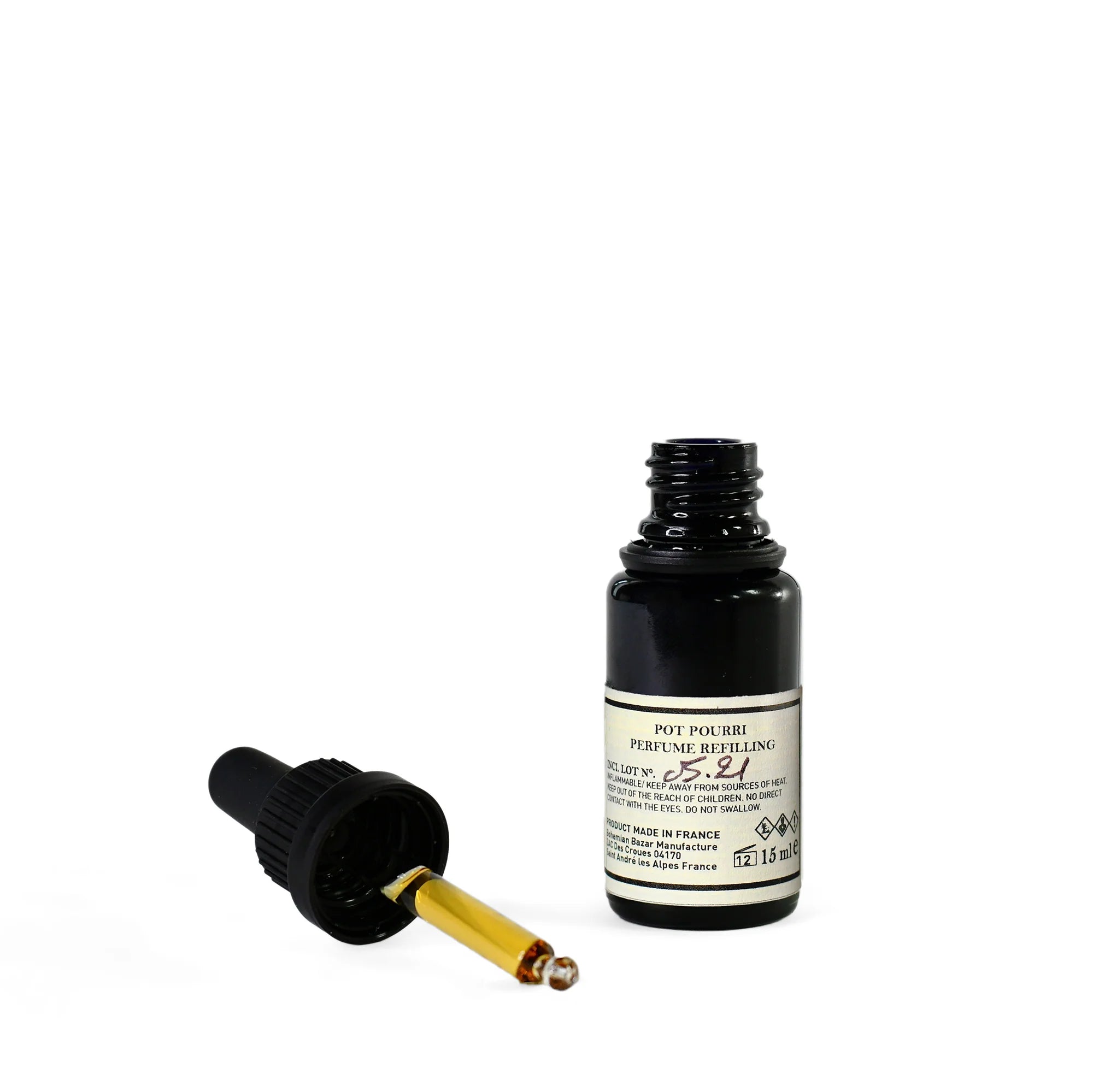 MAD ET LEN | RECHARGE GRAPHITE OIL 15ML | 15ML | Monochrome graphite, chalk palette, and cropped wood | Refills are made from 100% home fragrance |
Does not contain alcohol