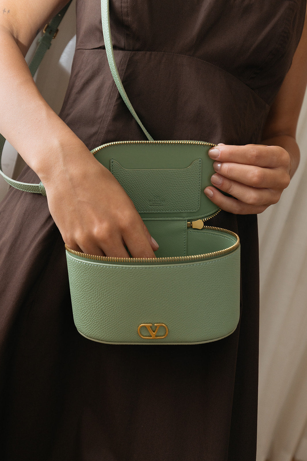VALENTINO | VLOGO WALLET W STRAP | WOMEN'S LUXURY DESIGNER CLOTHING, SHOES, HANDBAGS & JEWELRY | CAPITOL CHARLOTTE, NC & BRENTWOOD, CA