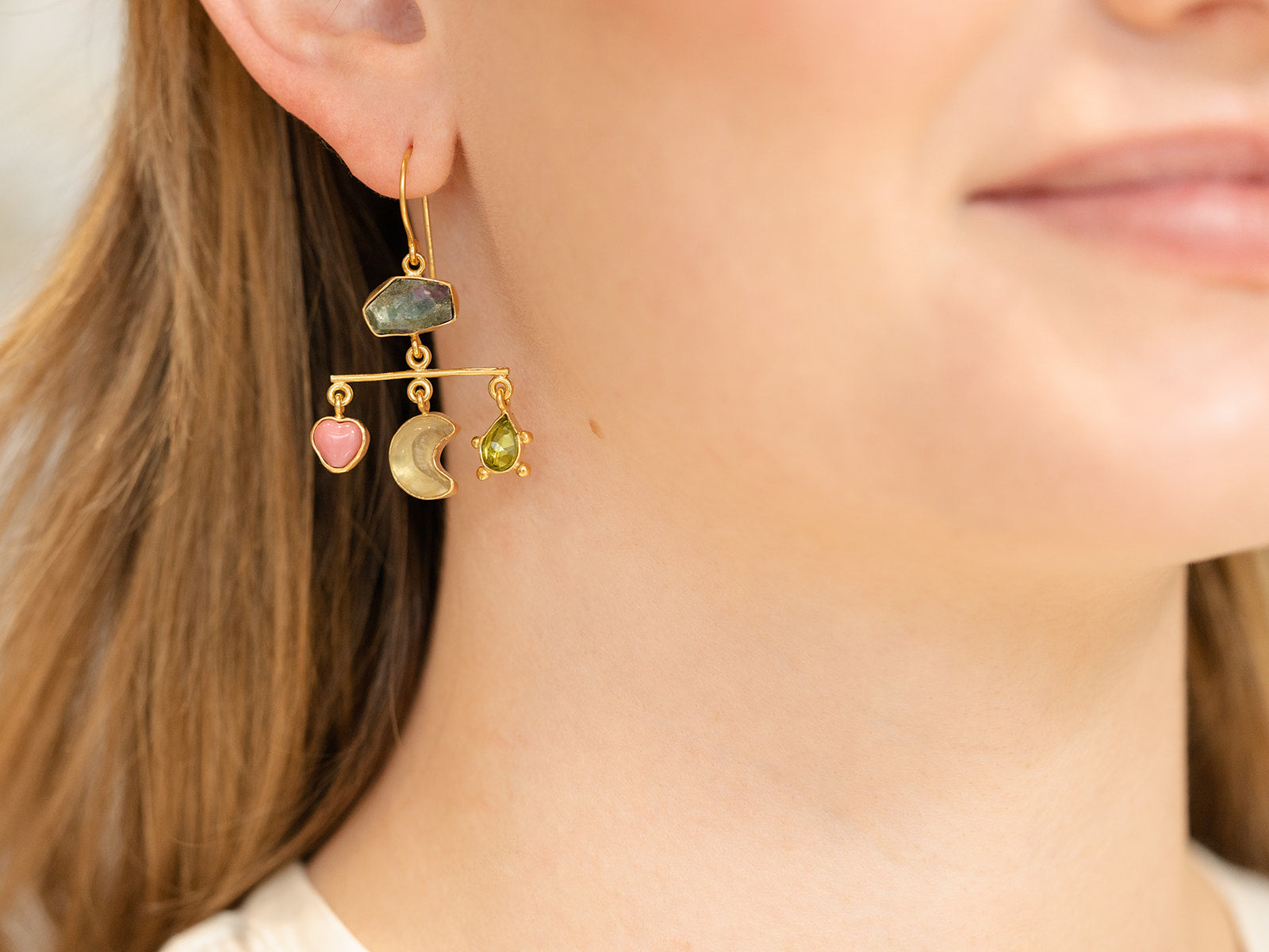 BALANCE DROP EARRINGS