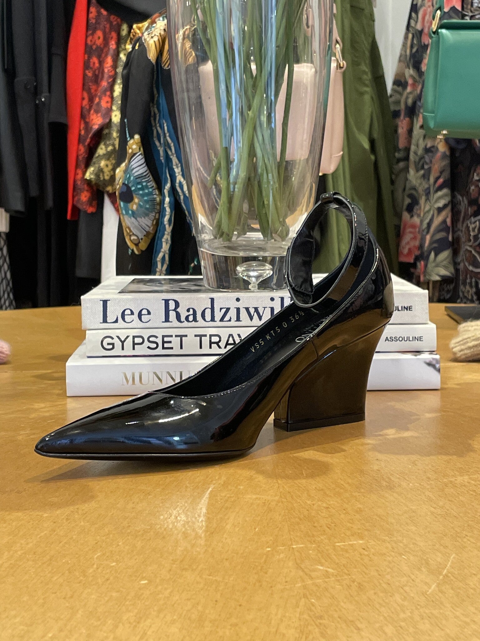 VALENTINO | PATENT BLOCK HEEL