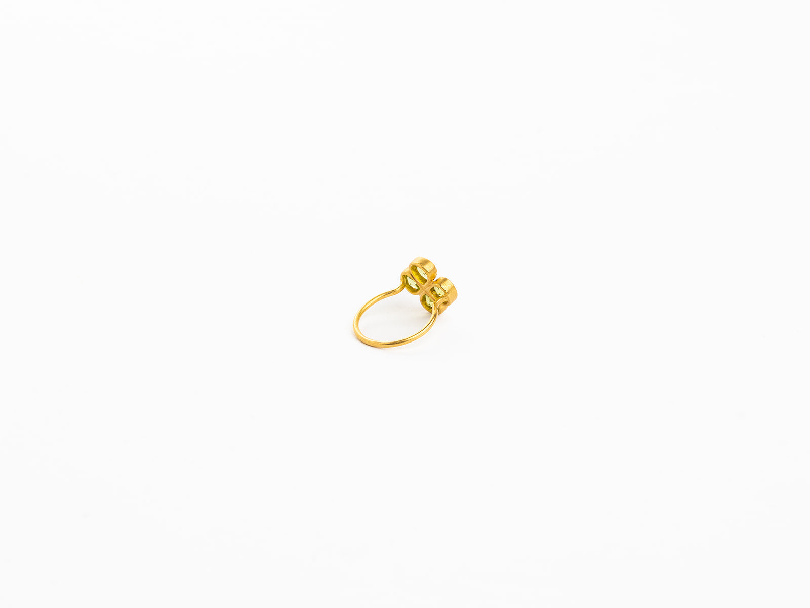 MARIE HÉLÈNE DE TAILLAC | PERIDOT CLOVER RING