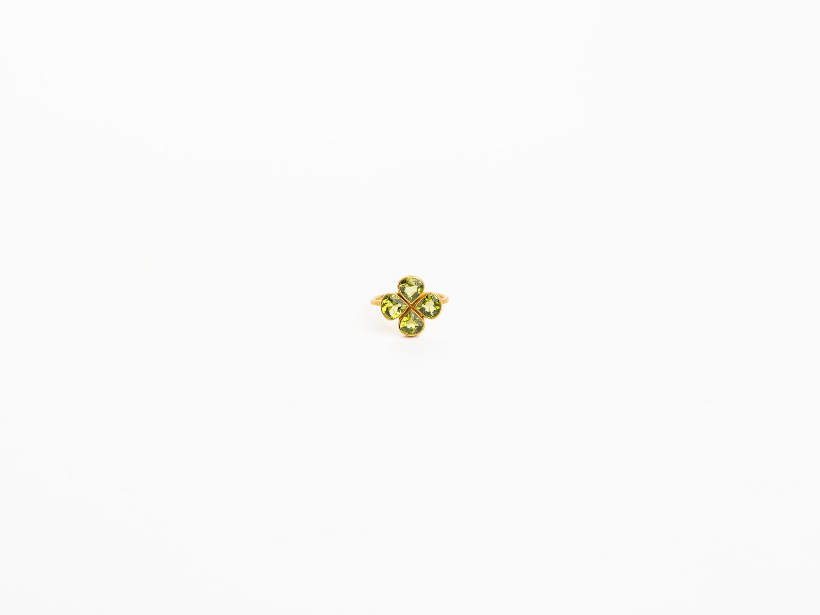 MARIE HÉLÈNE DE TAILLAC | PERIDOT CLOVER RING