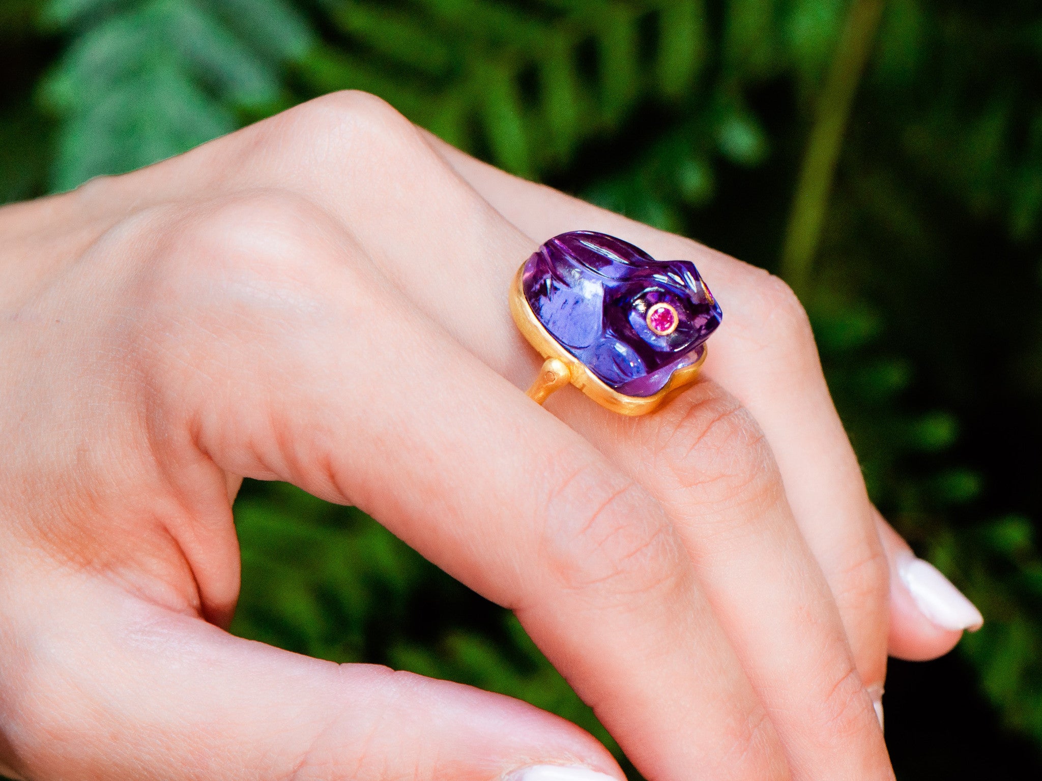 AMETHYST FROG RING WITH RUBY EYES