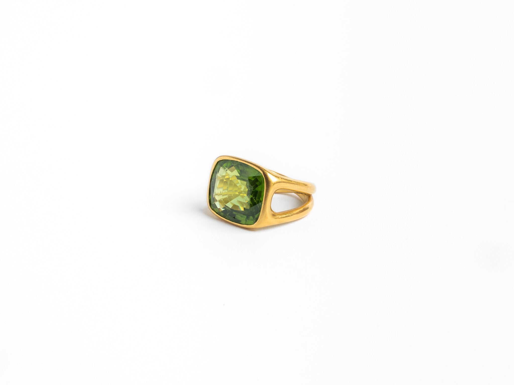 PERIDOT RING