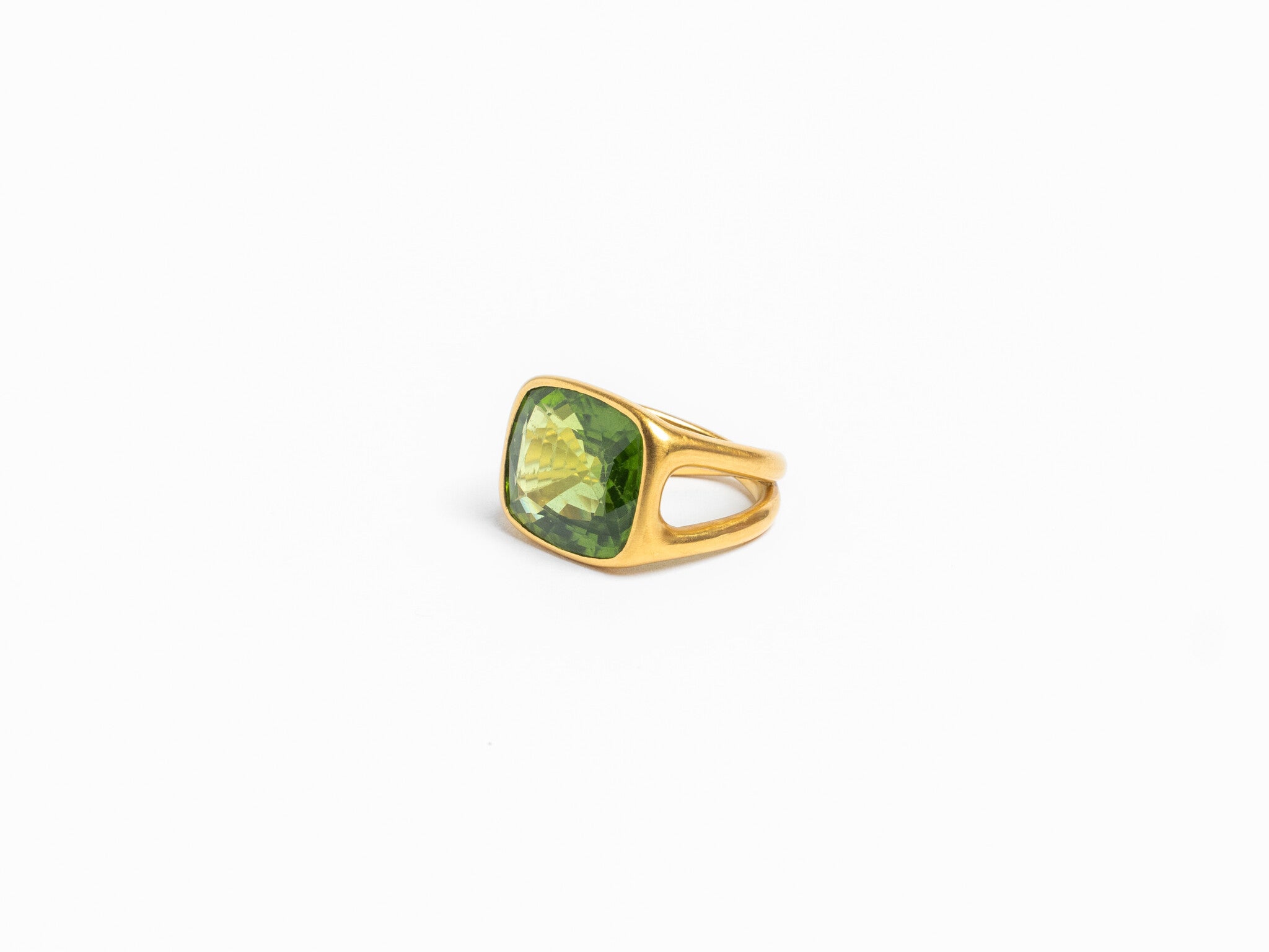 PERIDOT RING