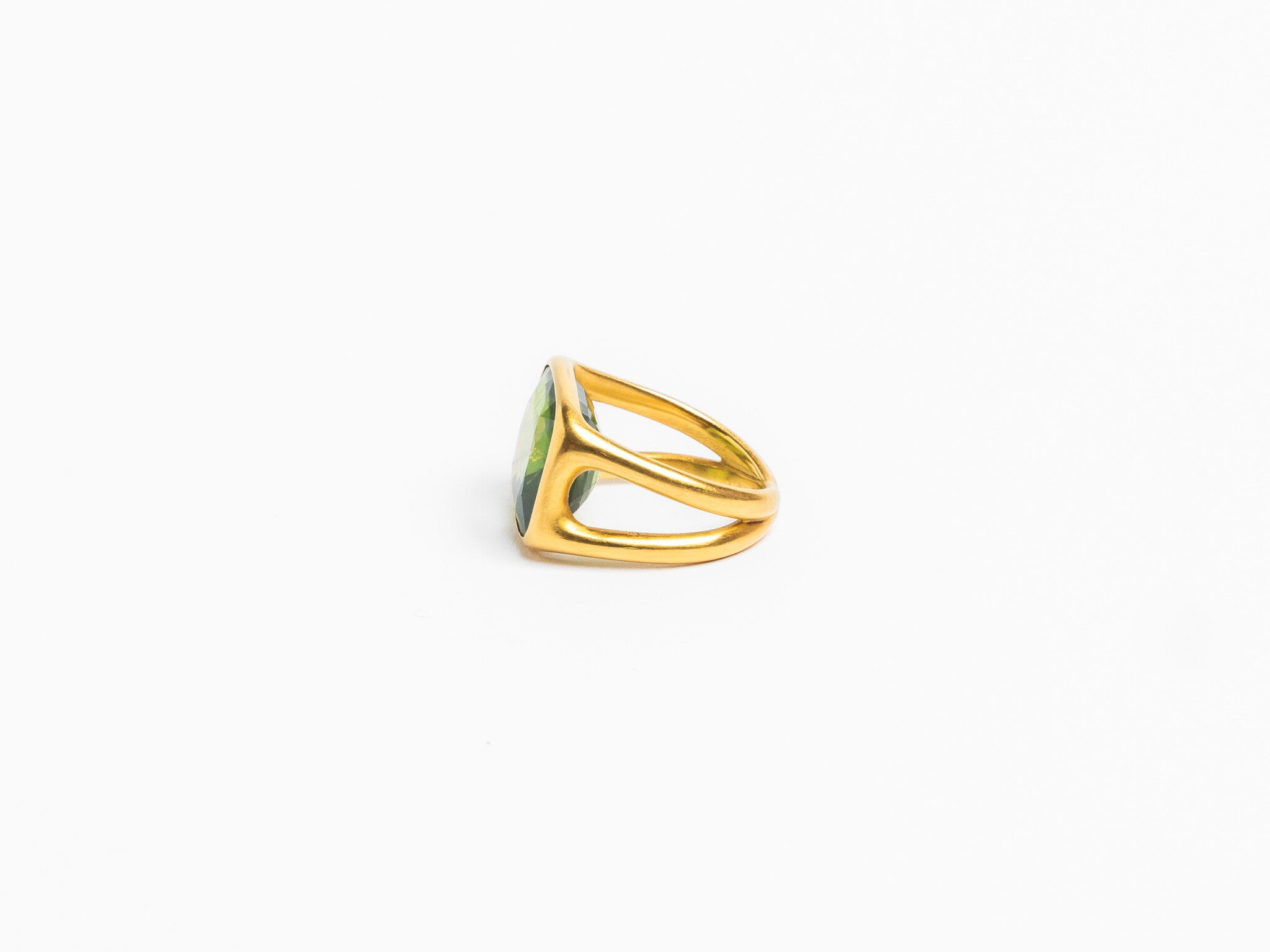 PERIDOT RING