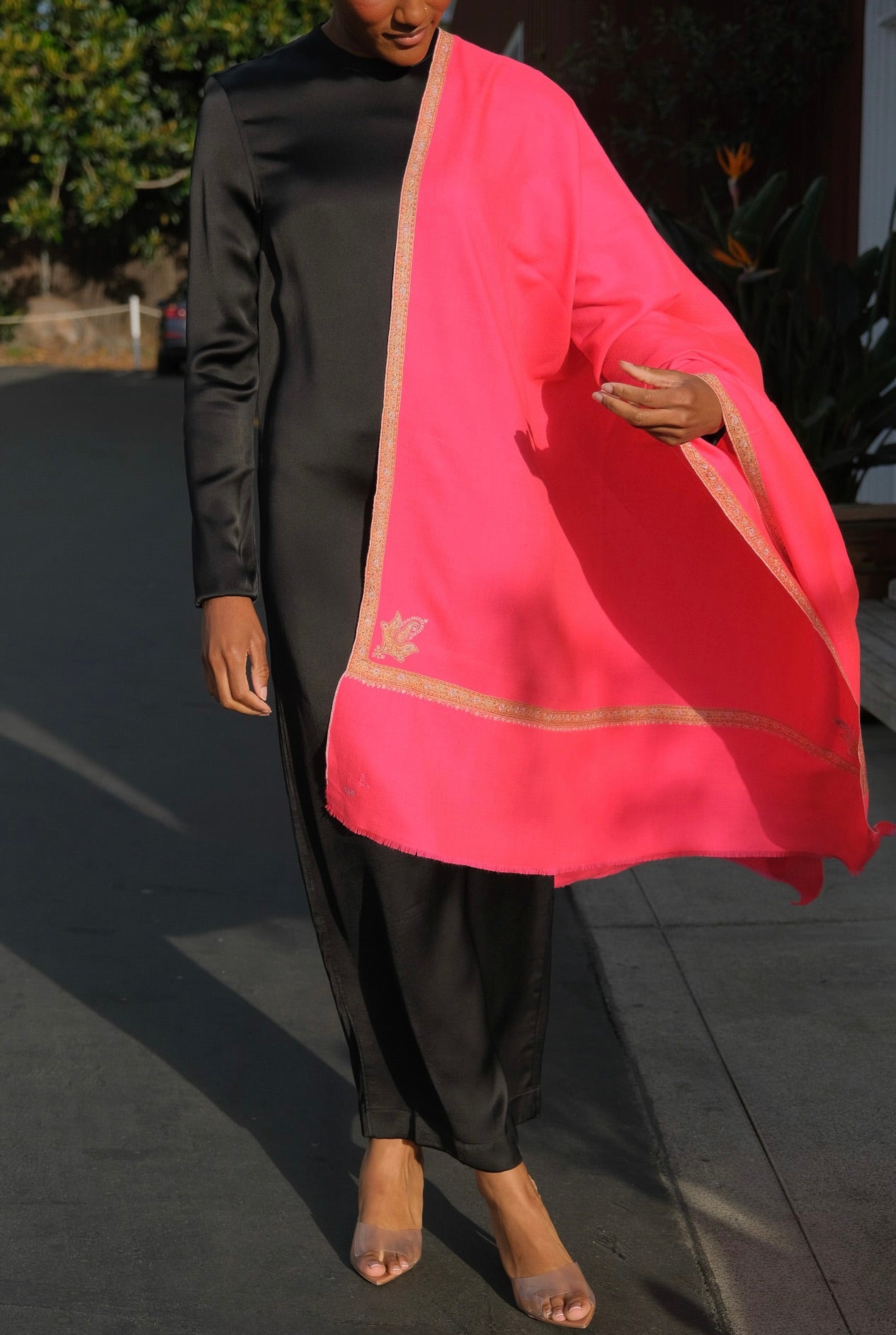YASER SHAW | SLIM EDGE SHAWL | WOMEN'S LUXURY DESIGNER CLOTHING, SHOES, HANDBAGS & JEWELRY | CAPITOL CHARLOTTE, NC & BRENTWOOD, CA