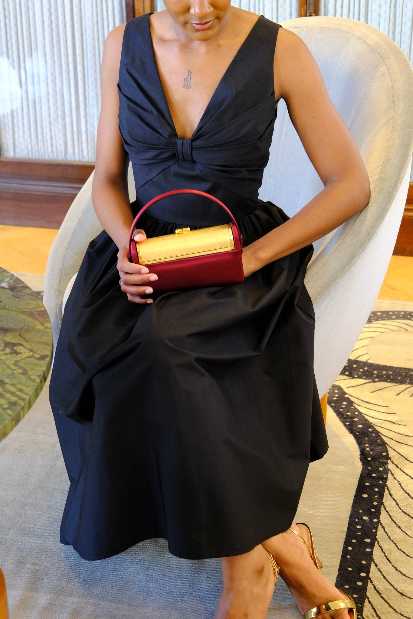 CAROLINA HERRERA | GATHERED MIDI DRESS