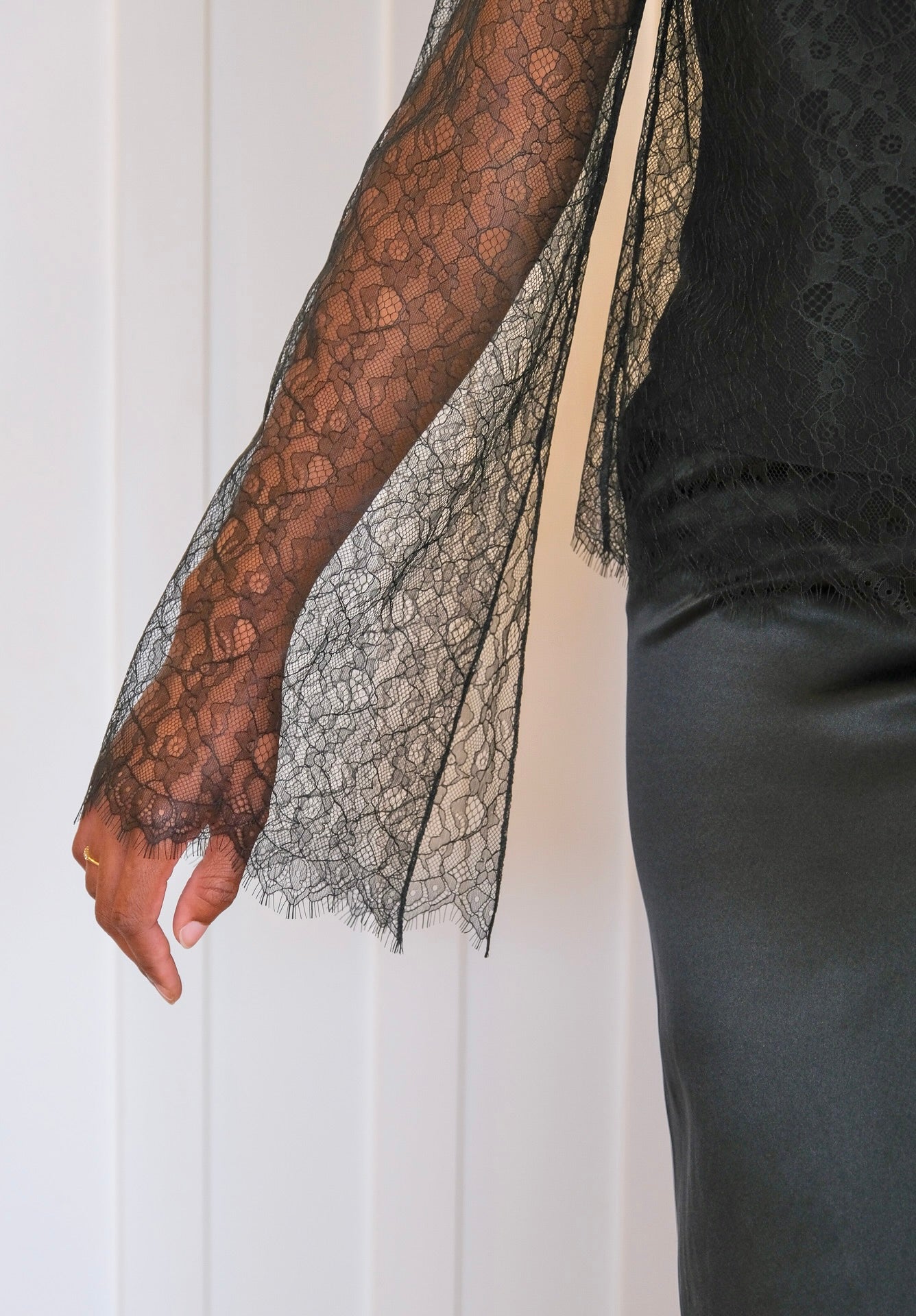 BRANDON MAXWELL | DEEP V ELOISE LACE TOP