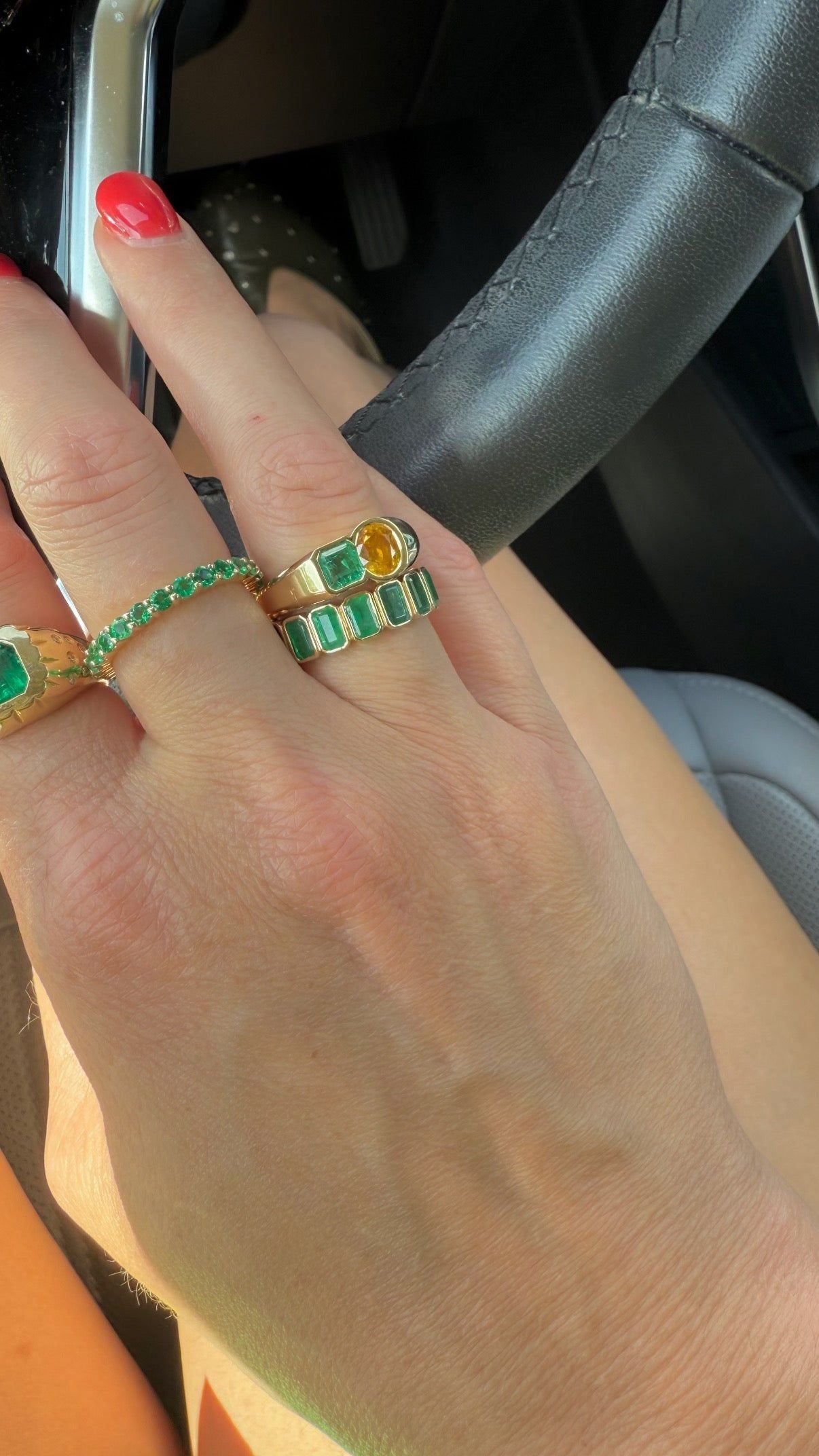 HENRI NÖEL | EMERALD CUT EMERALD BAND