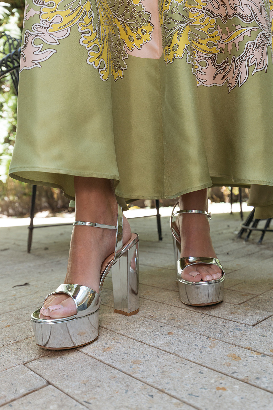 GIANVITO ROSSI | LEATHER METALLIC PLATFORM SILVER | WOMEN'S LUXURY DESIGNER CLOTHING, JEWELRY & ACCESSORIES | CAPITOL CHARLOTTE, NC & BRENTWOOD, CA