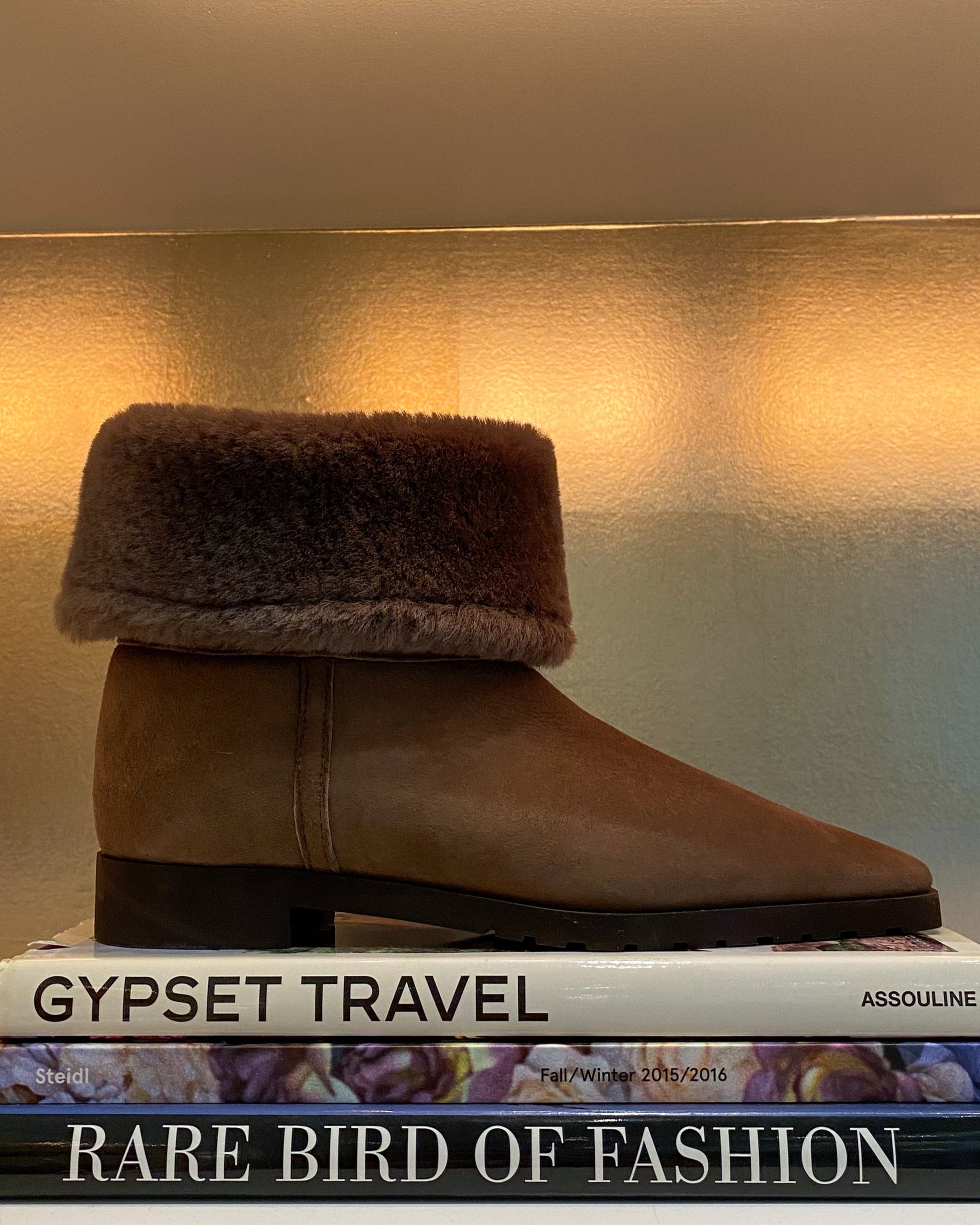 TOTEME | FOLD DOWN SHEARLING BOOTS