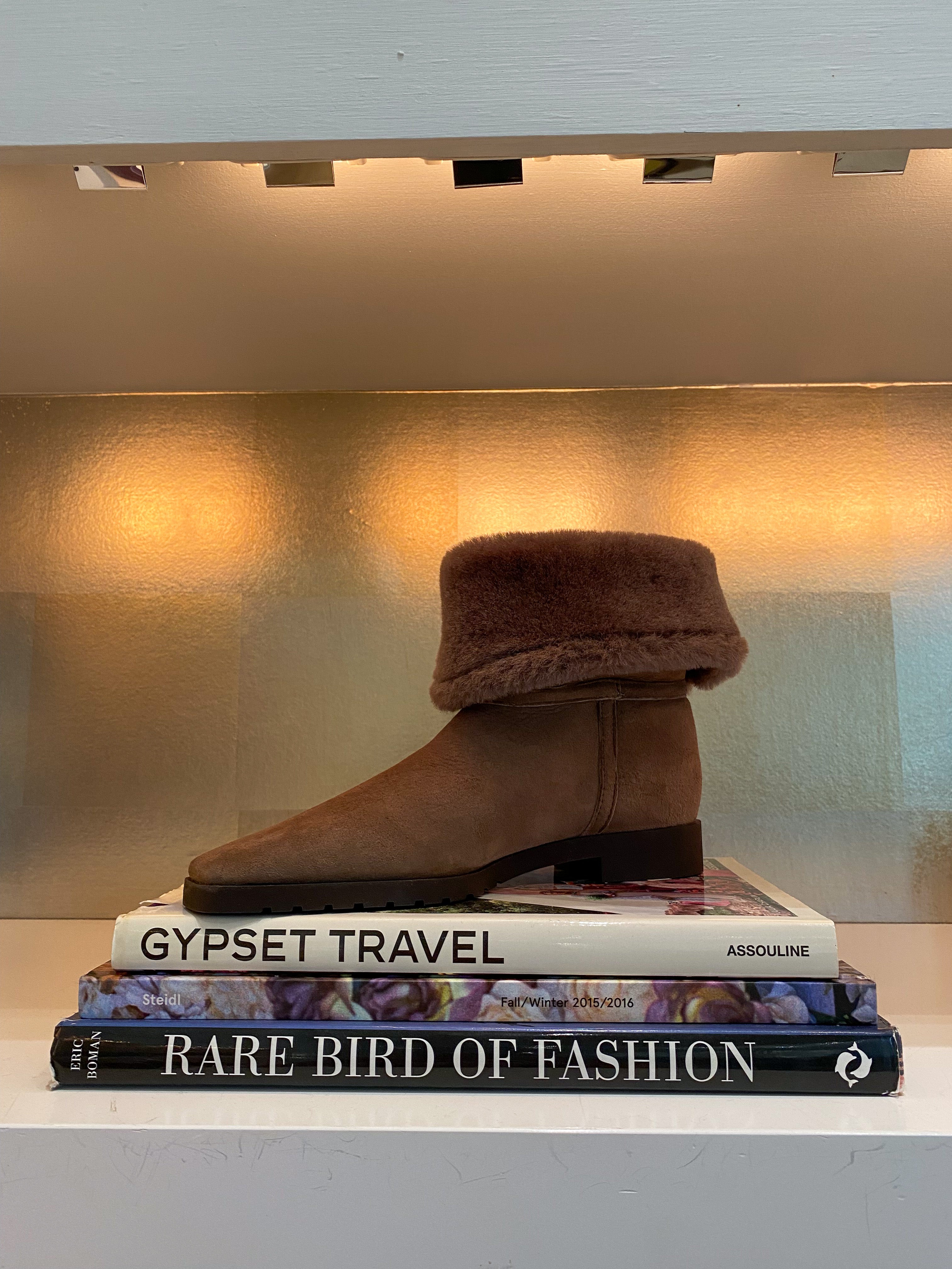 TOTEME | FOLD DOWN SHEARLING BOOTS