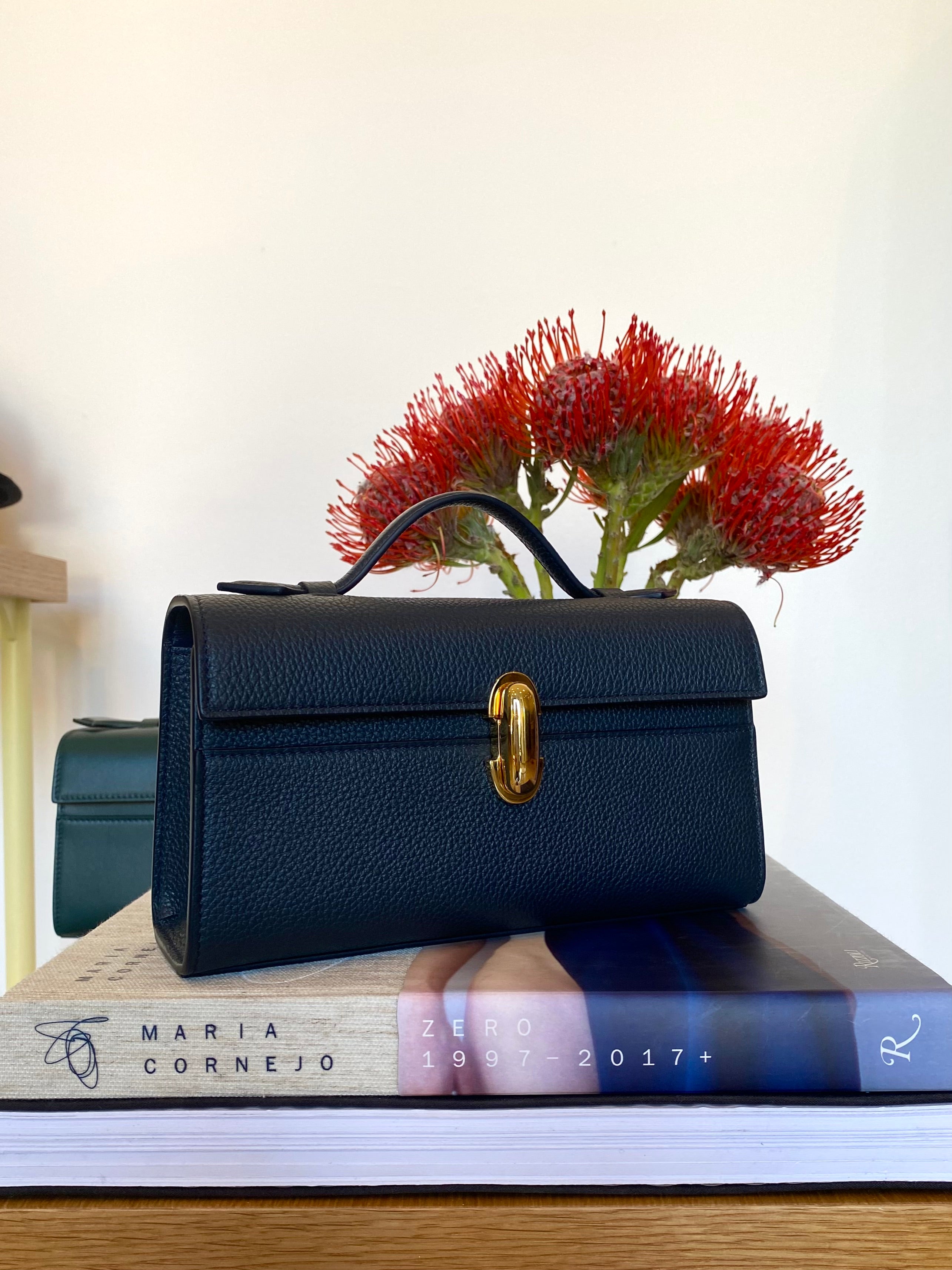 SAVETTE | SYMMETRY POCHETTE IN NAVY GRAINED CALF LEATHER