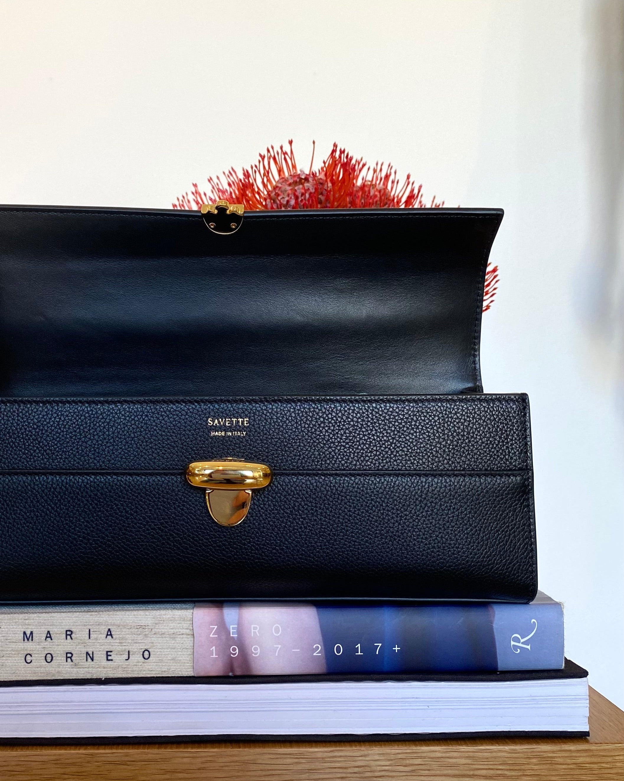 SAVETTE | GRAINED LEATHER SLIM SYMMETRY POCHETTE