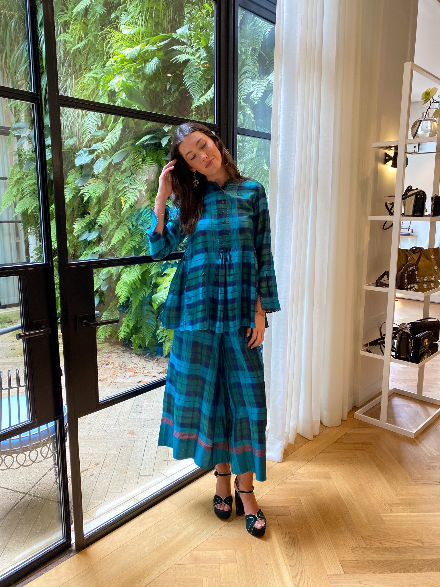 PERO | LONG SLEEVE SILK PLAID BUTTON DOWN SHIRT