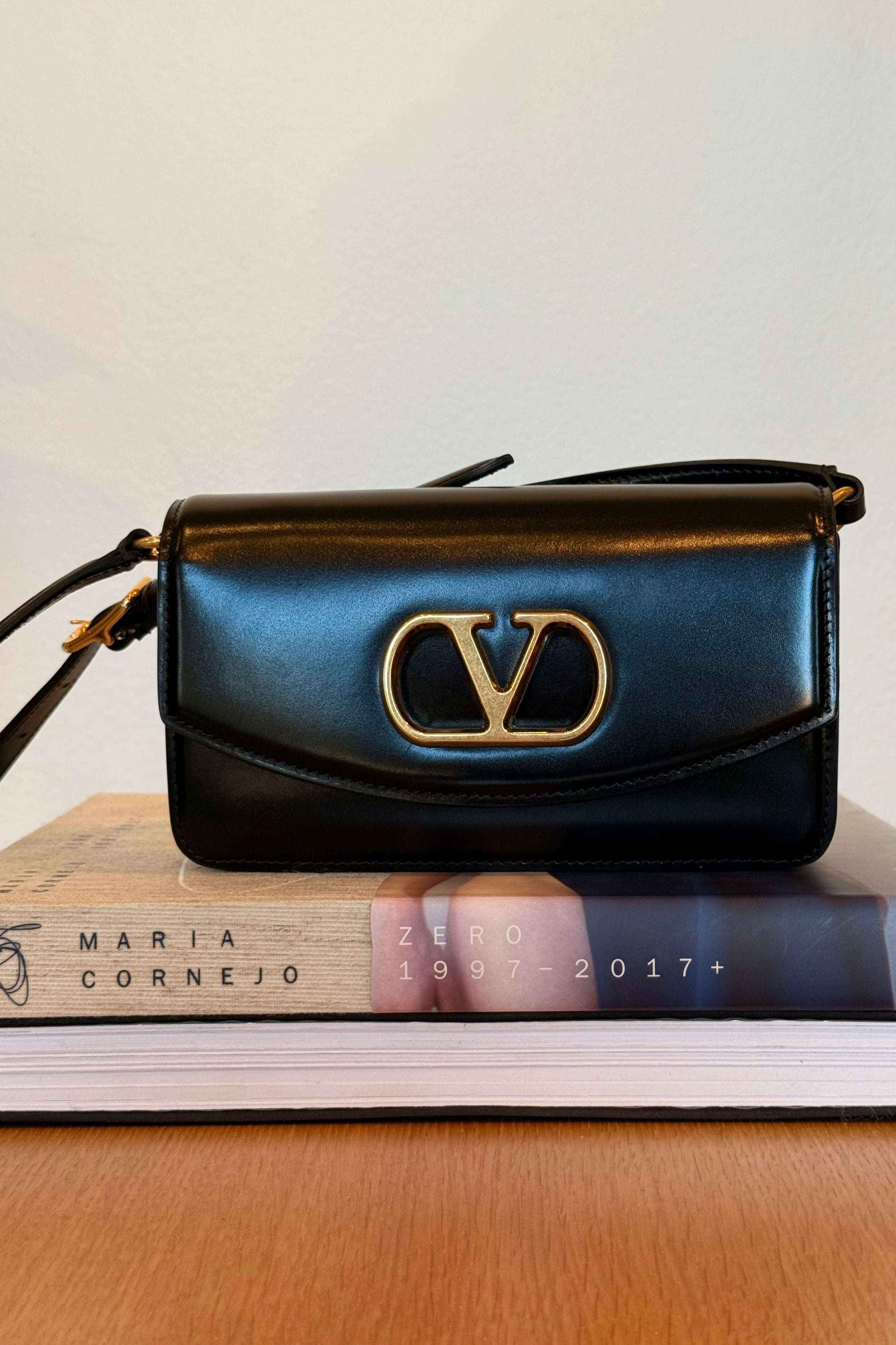 VALENTINO | LEATHER CLUTCH