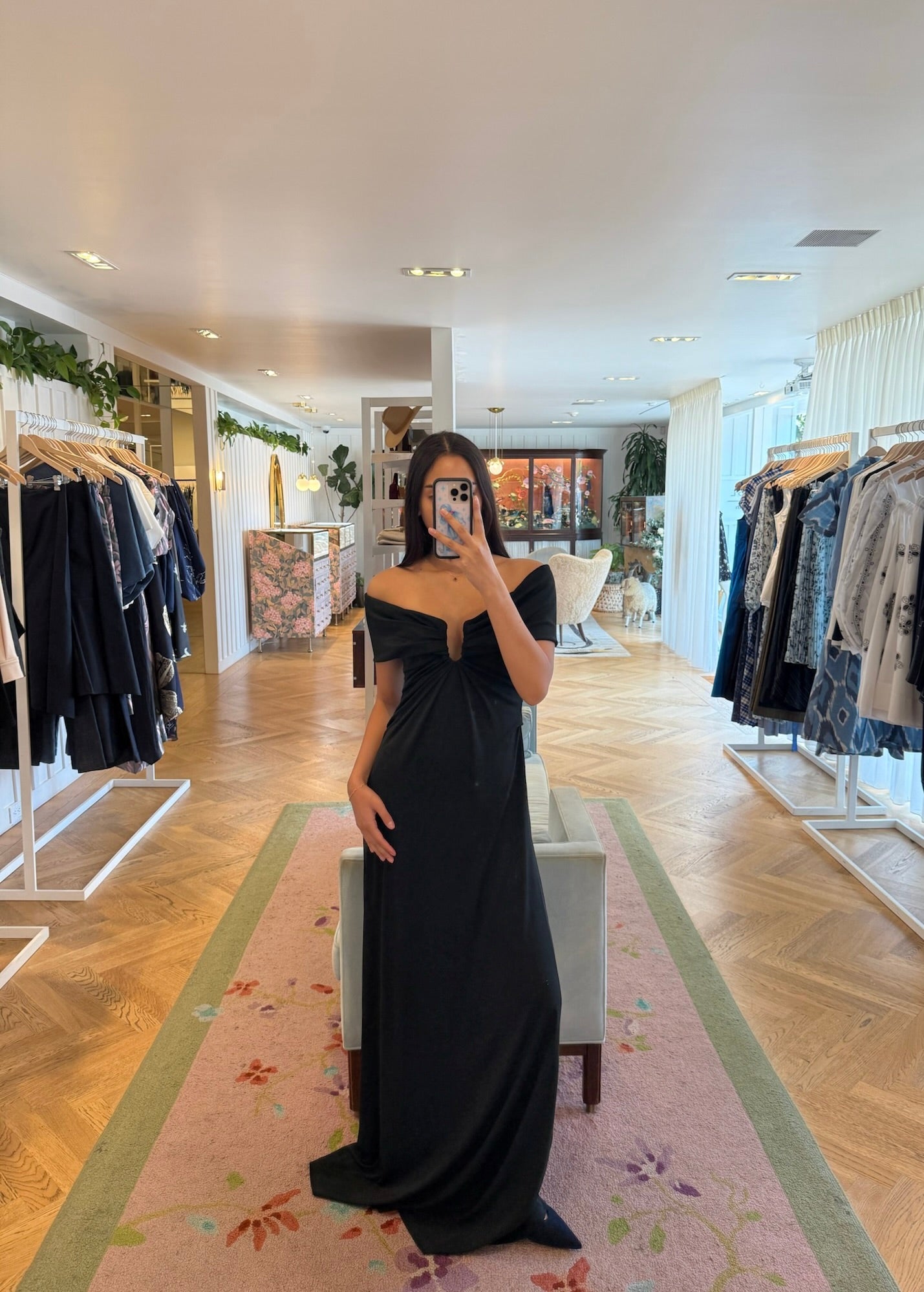 CAROLINA HERRERA | OFF THE SHOULDER GOWN
