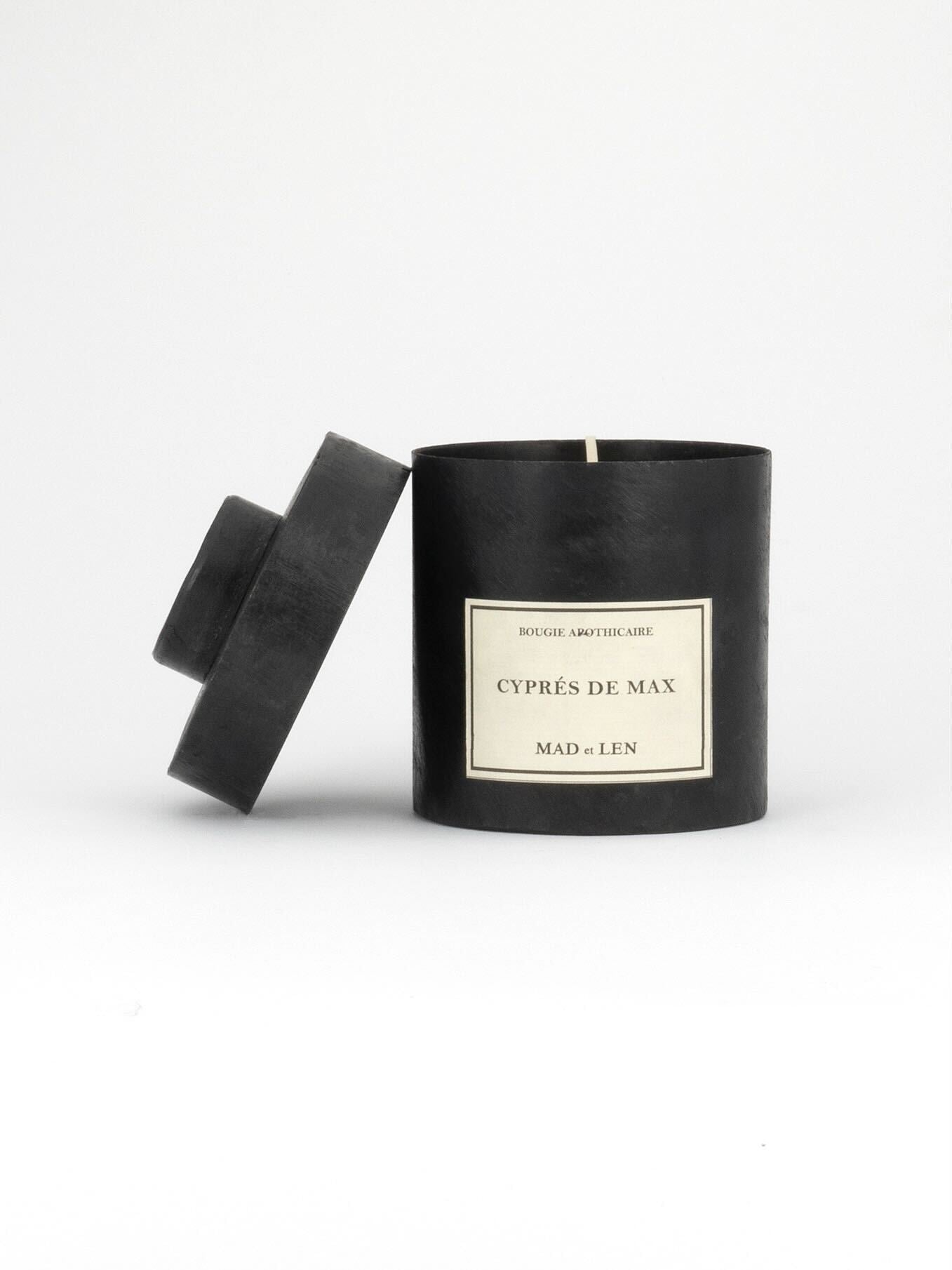 MAD_ET LEN | PETITE CYPRESS | 300G CANDLE | Burning time 65 Hours | Cedar, iconic cyprès and magnificent Mandarine Tree | Black Iron, Vegetal White Wax 100% | Height 10 cm, Diameter 8 cm | Handmade in France