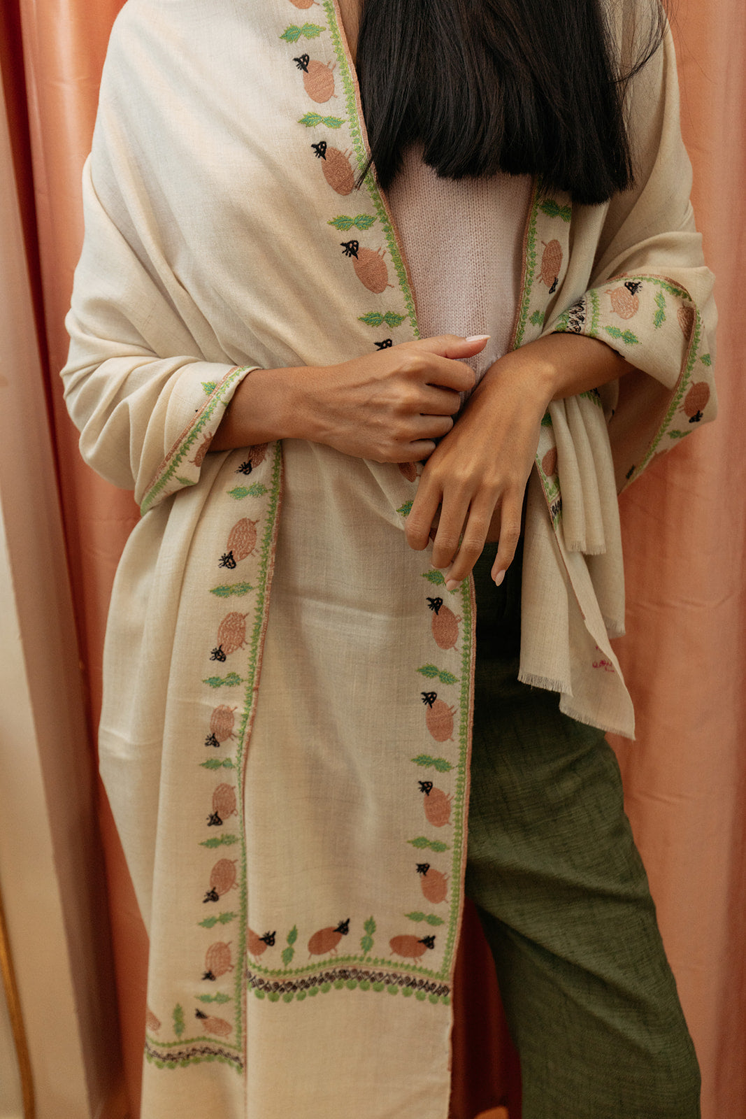 YASER | BLACK SHEEP SHAWL