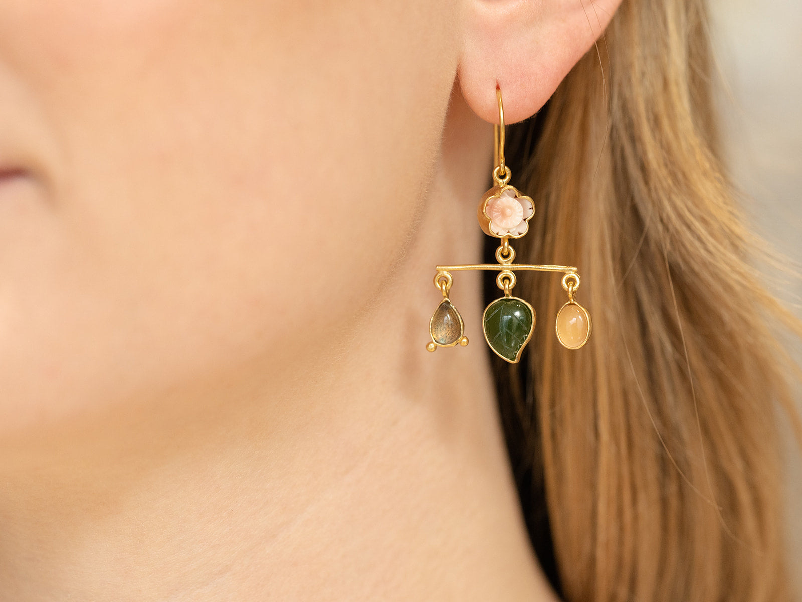 BALANCE DROP EARRINGS