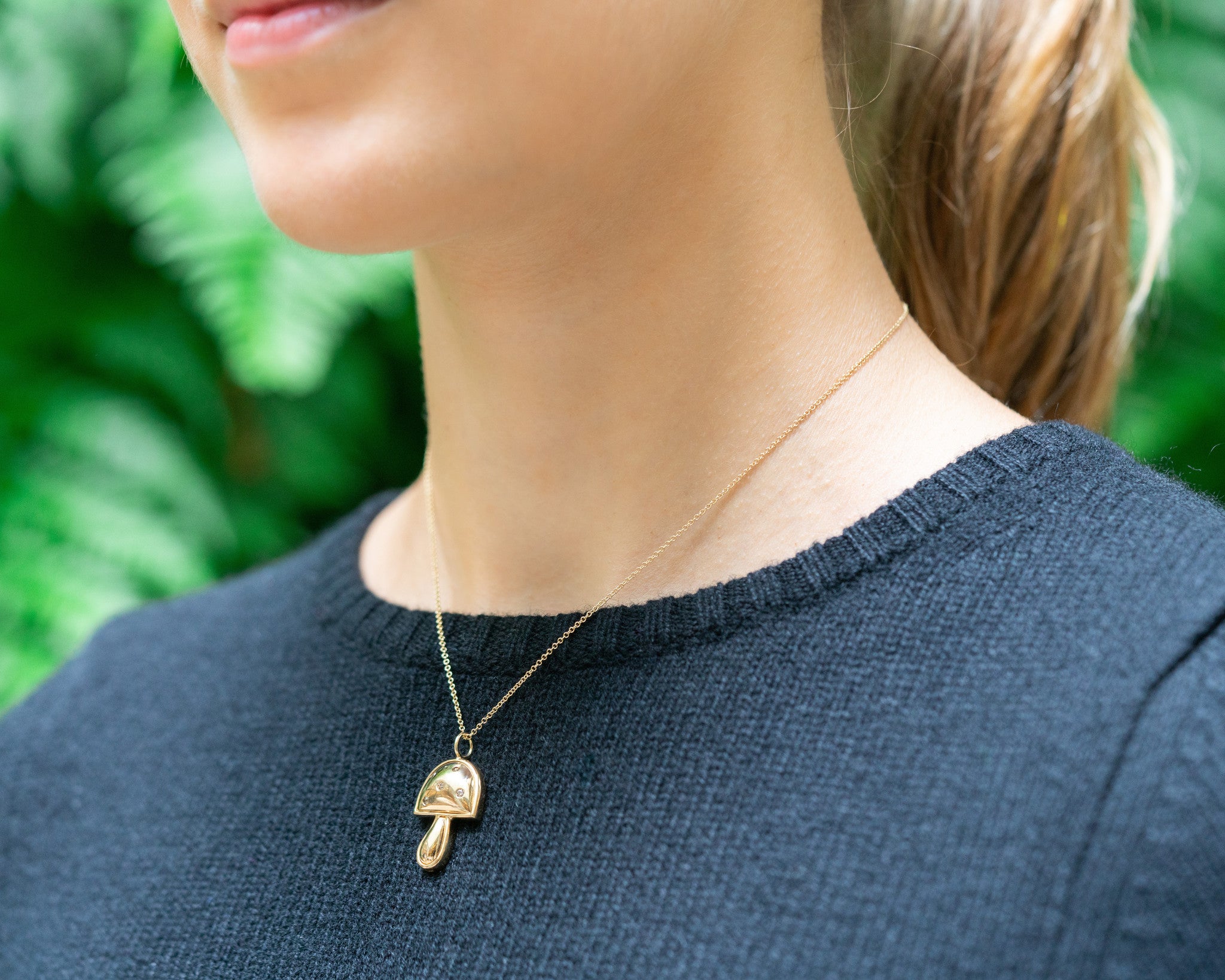 BRENT NEALE | SMALL GOLD MAGIC MUSHROOM PENDANT