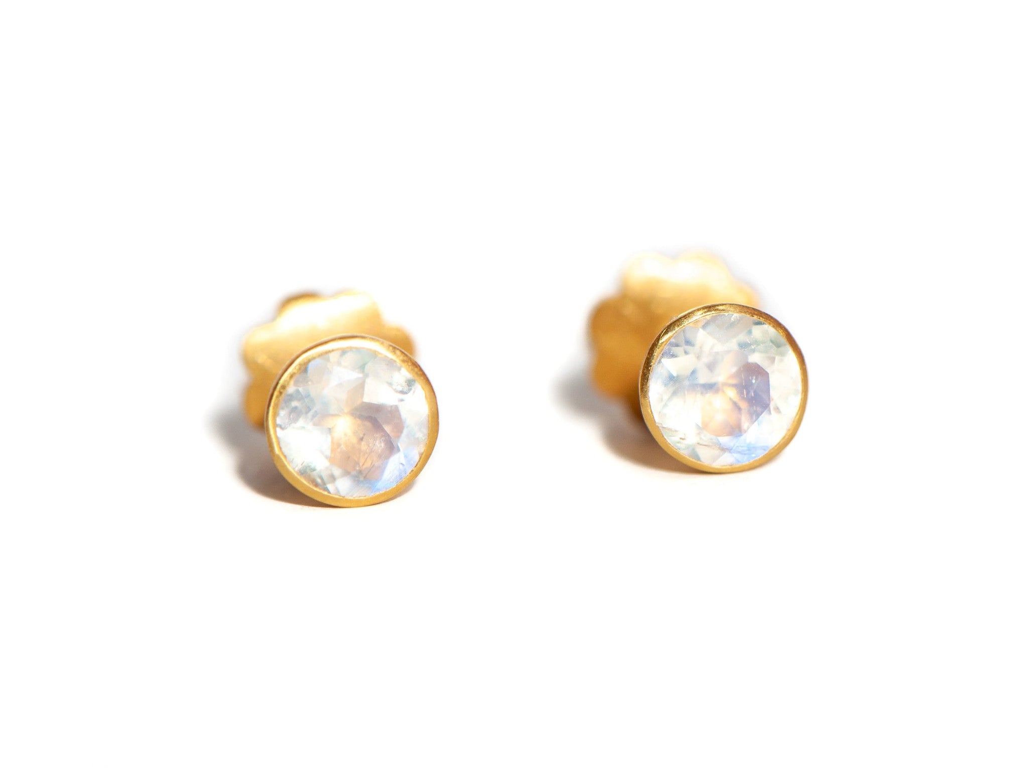 BINDI STUD EARRINGS