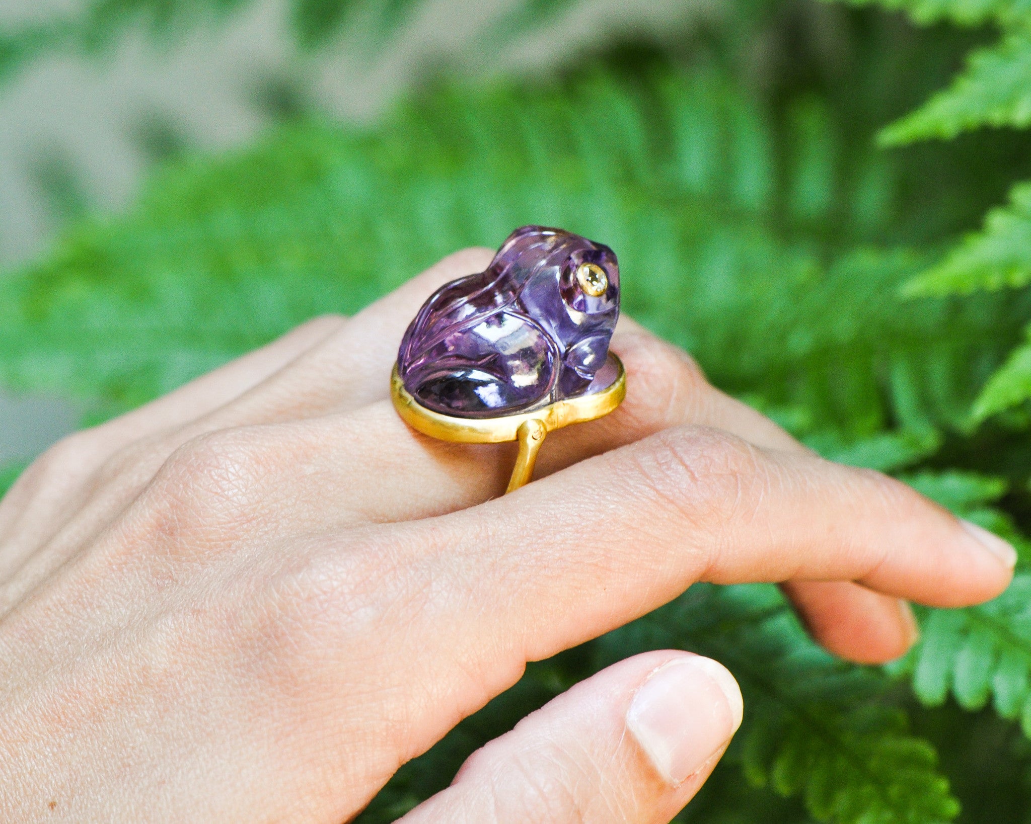 AMETHYST CARVED FROG RING WITH DIAMOND EYES